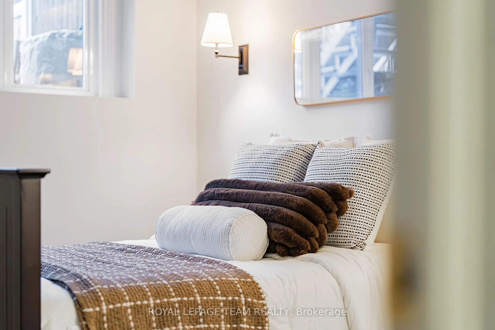 Photo 38 of 1615 Locksley Lane, Ottawa, Beaconwood — HOMEH