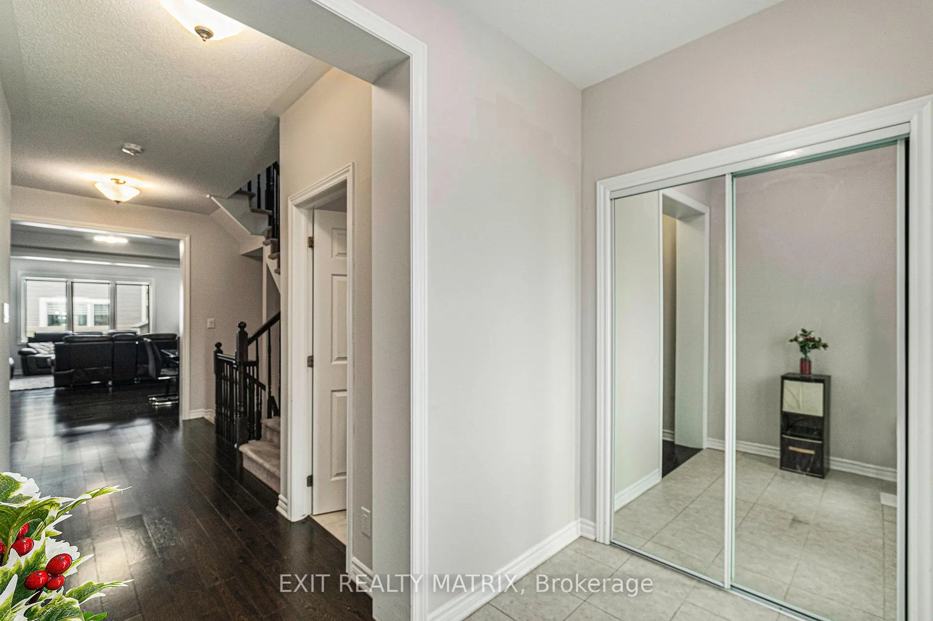Photo 5 of 350 Sweetclover Way, Ottawa, Avalon West — HOMEH