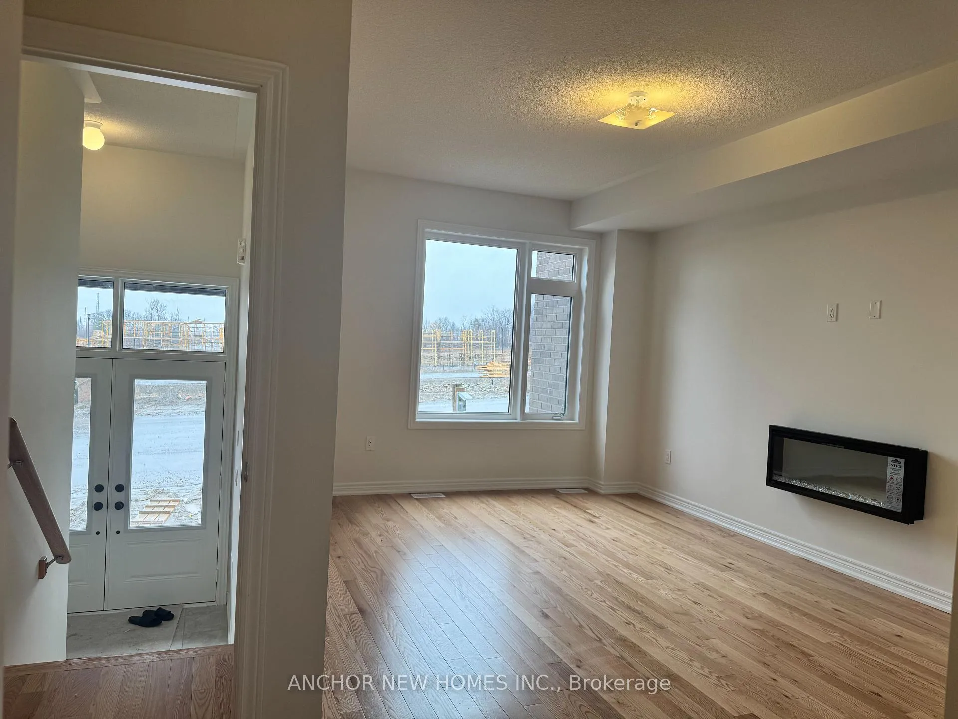 Photo 3 of 1240 Elizabeth Mackenzie Drive, Pickering, Rural Pickering — HOMEH