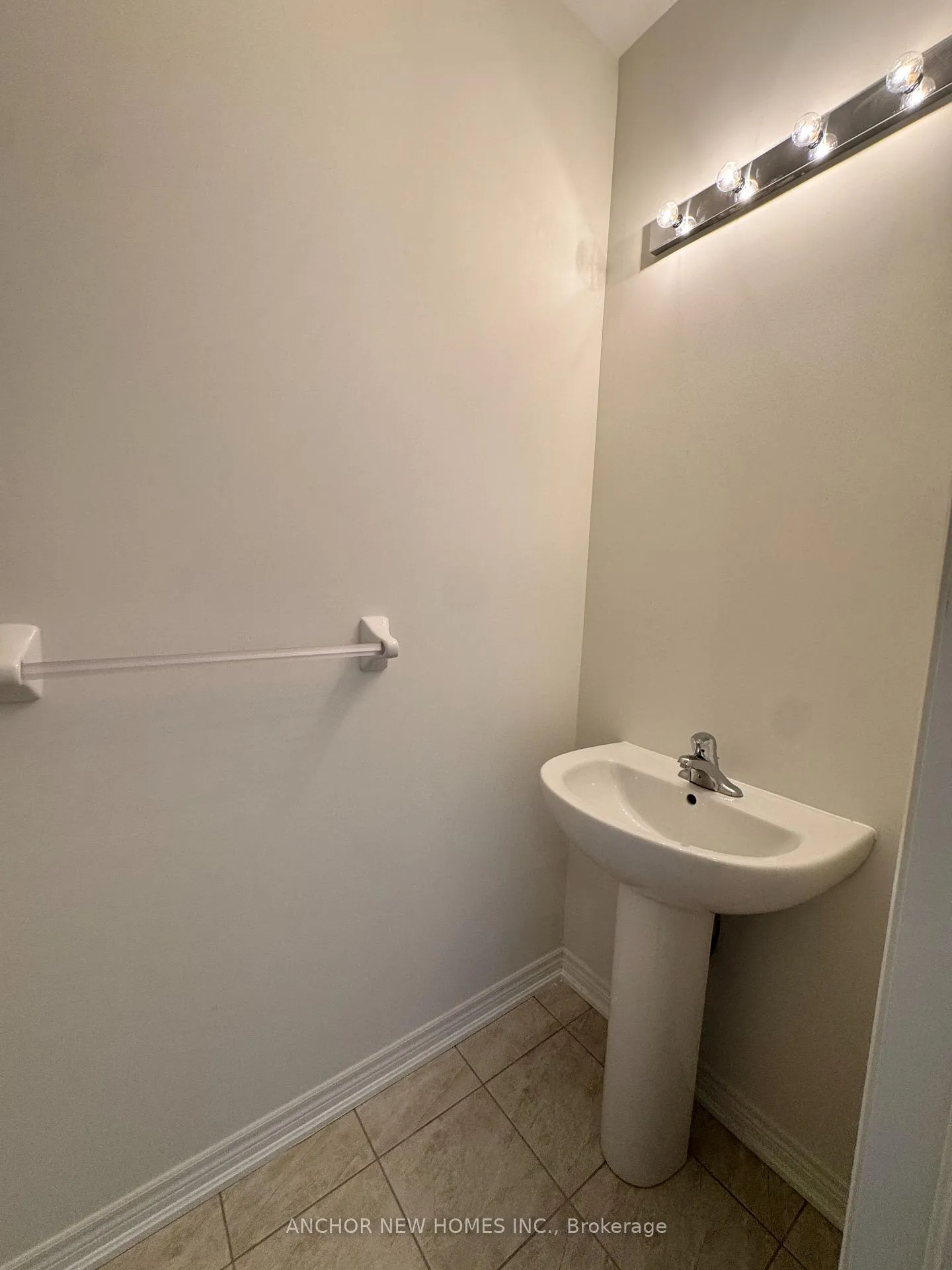 Photo 9 of 1240 Elizabeth Mackenzie Drive, Pickering, Rural Pickering — HOMEH