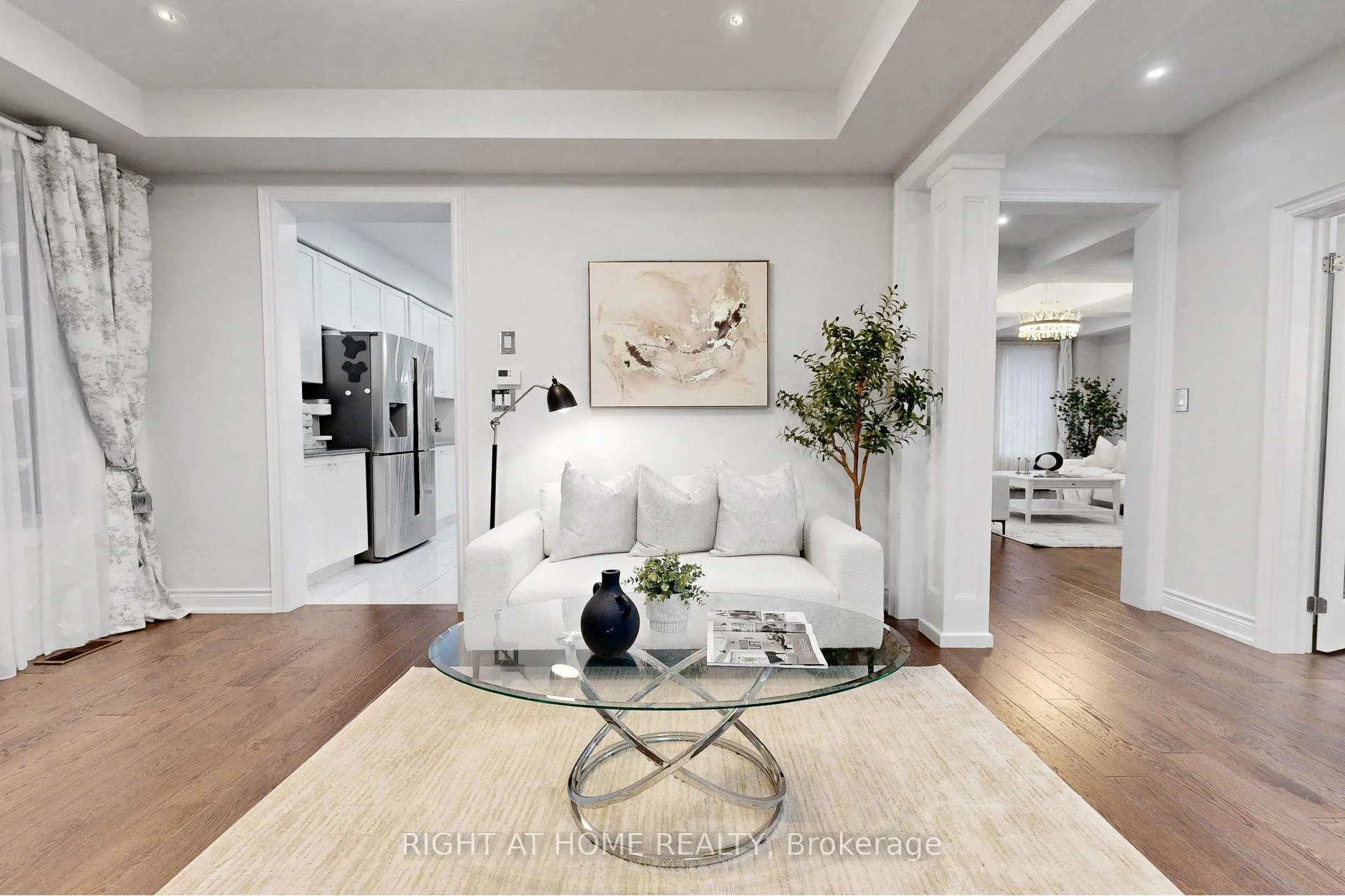 Photo 6 of 496 Mactier Drive, Vaughan, Kleinburg — HOMEH