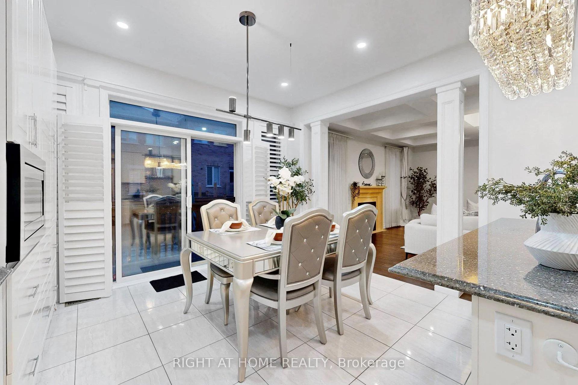 Photo 12 of 496 Mactier Drive, Vaughan, Kleinburg — HOMEH