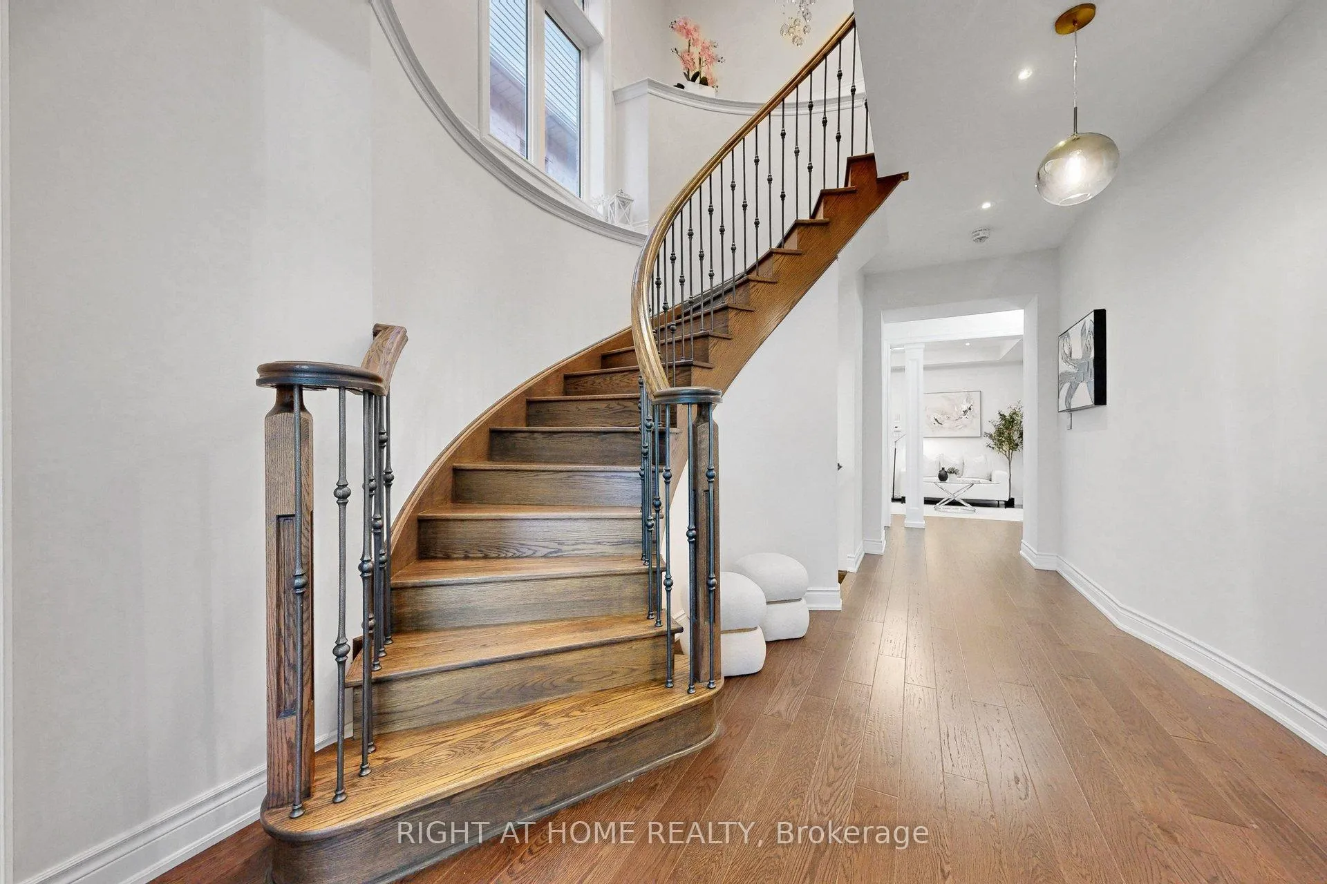 Photo 23 of 496 Mactier Drive, Vaughan, Kleinburg — HOMEH