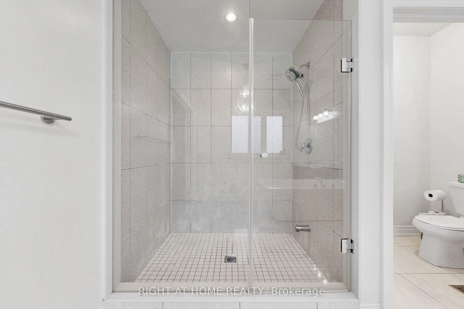 Photo 33 of 496 Mactier Drive, Vaughan, Kleinburg — HOMEH