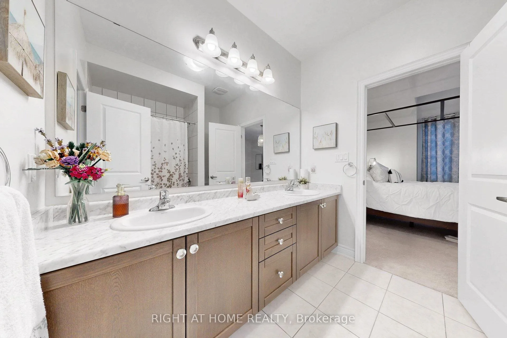 Photo 37 of 496 Mactier Drive, Vaughan, Kleinburg — HOMEH