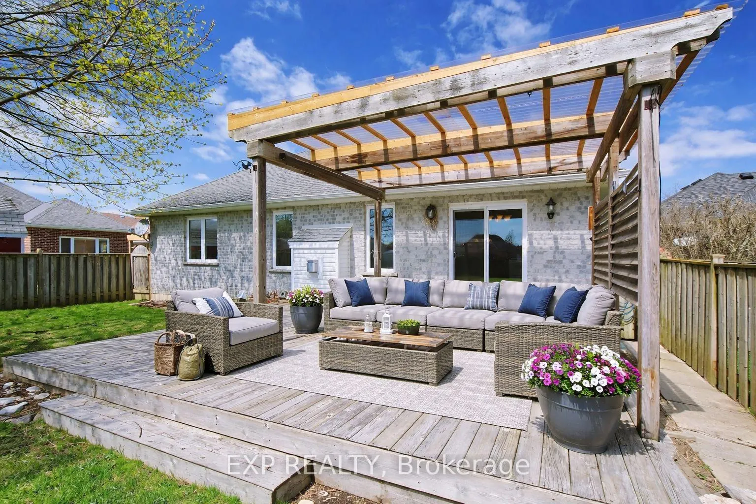 Photo 8 of 54 Treadwell Street, Aylmer — HOMEH