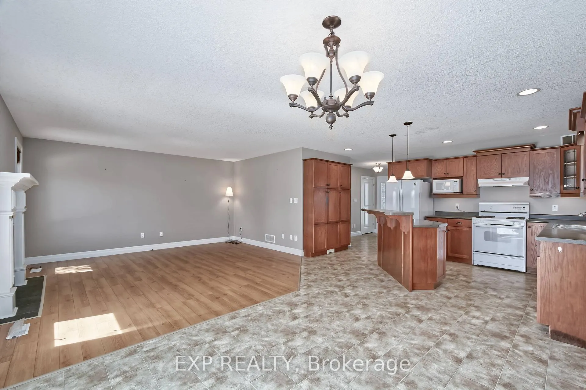 Photo 23 of 54 Treadwell Street, Aylmer — HOMEH