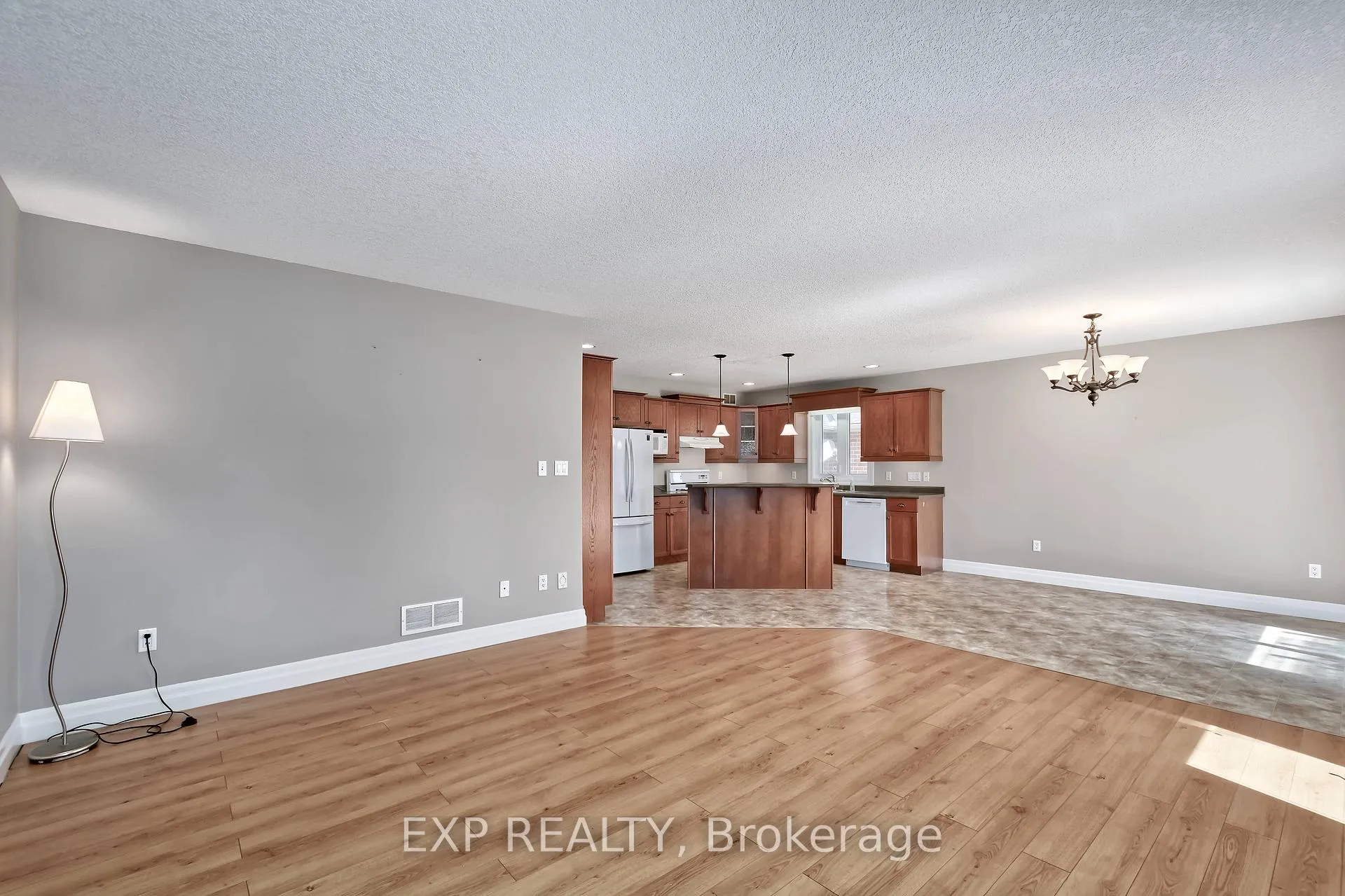 Photo 25 of 54 Treadwell Street, Aylmer — HOMEH
