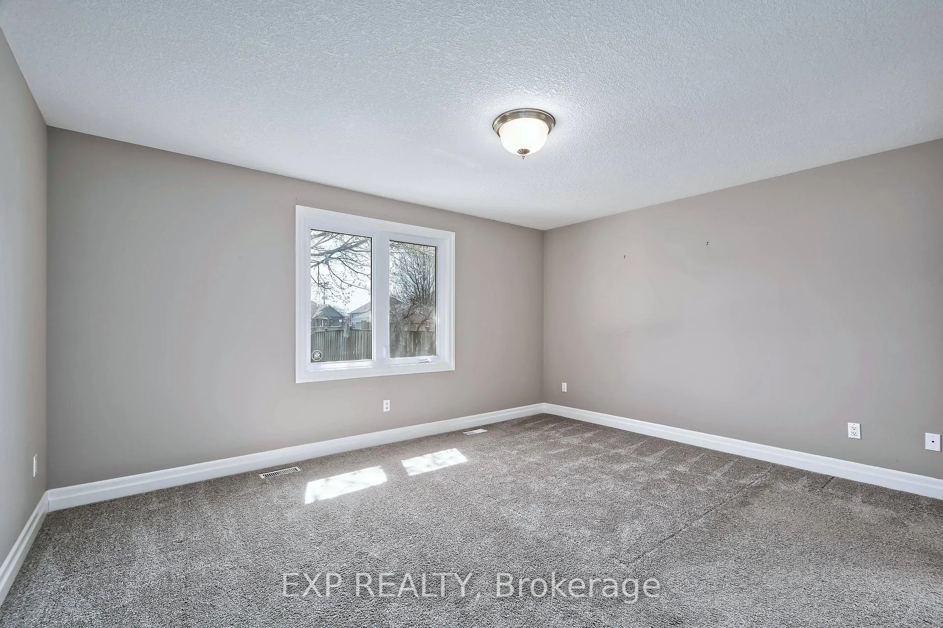 Photo 32 of 54 Treadwell Street, Aylmer — HOMEH