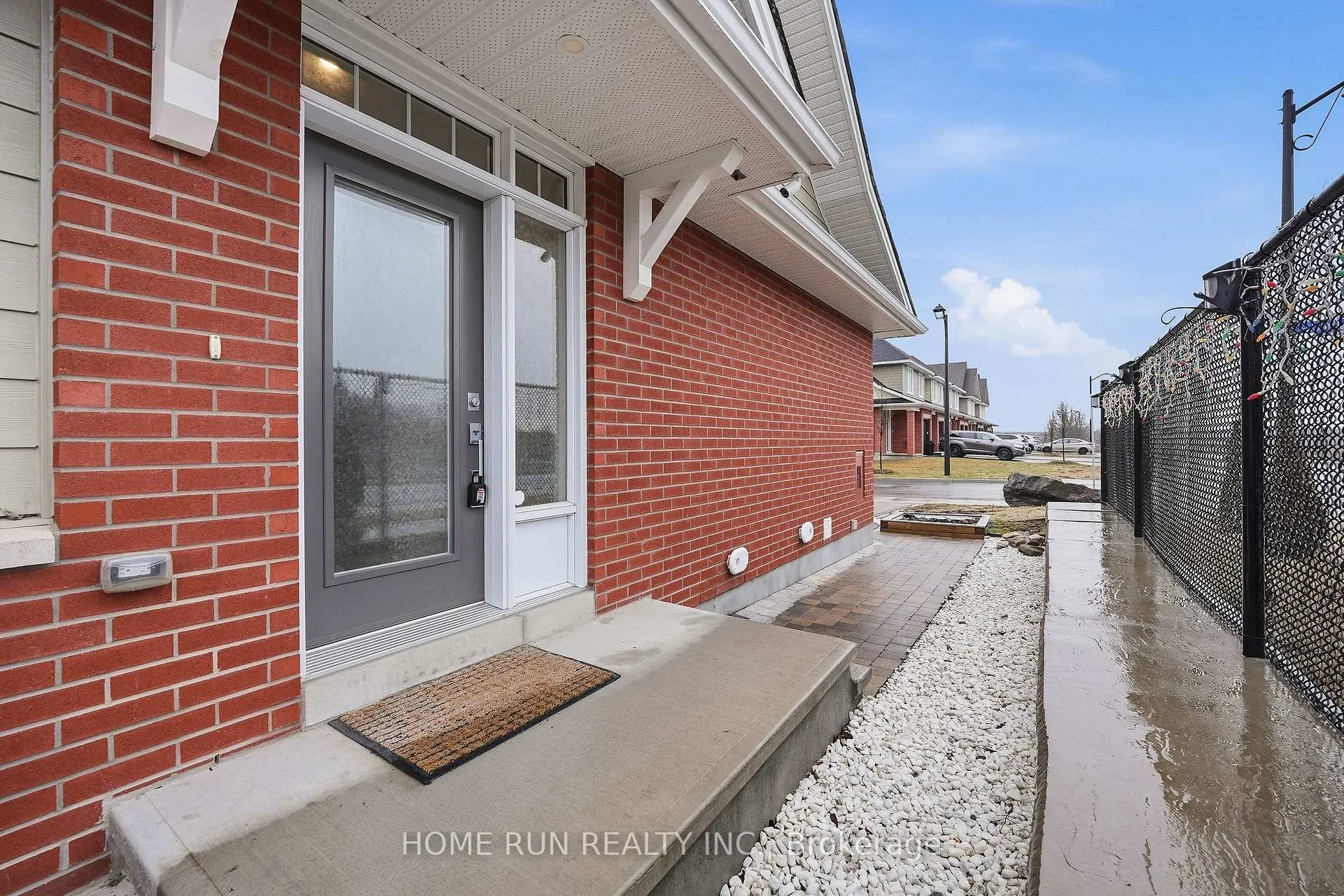 Photo 4 of 501 Hitzlay Terrace, Ottawa, Kanata - Kanata Lakes/Heritage Hills — HOMEH