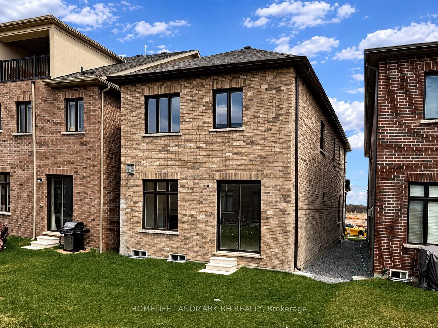 Photo 5 of 16 Lucy Pick Avenue, Markham, Rural Markham — HOMEH