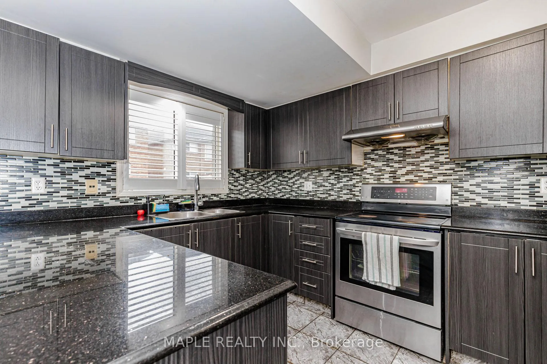 Photo 17 of 22 Squirreltail Way, Brampton, Sandringham-Wellington — HOMEH