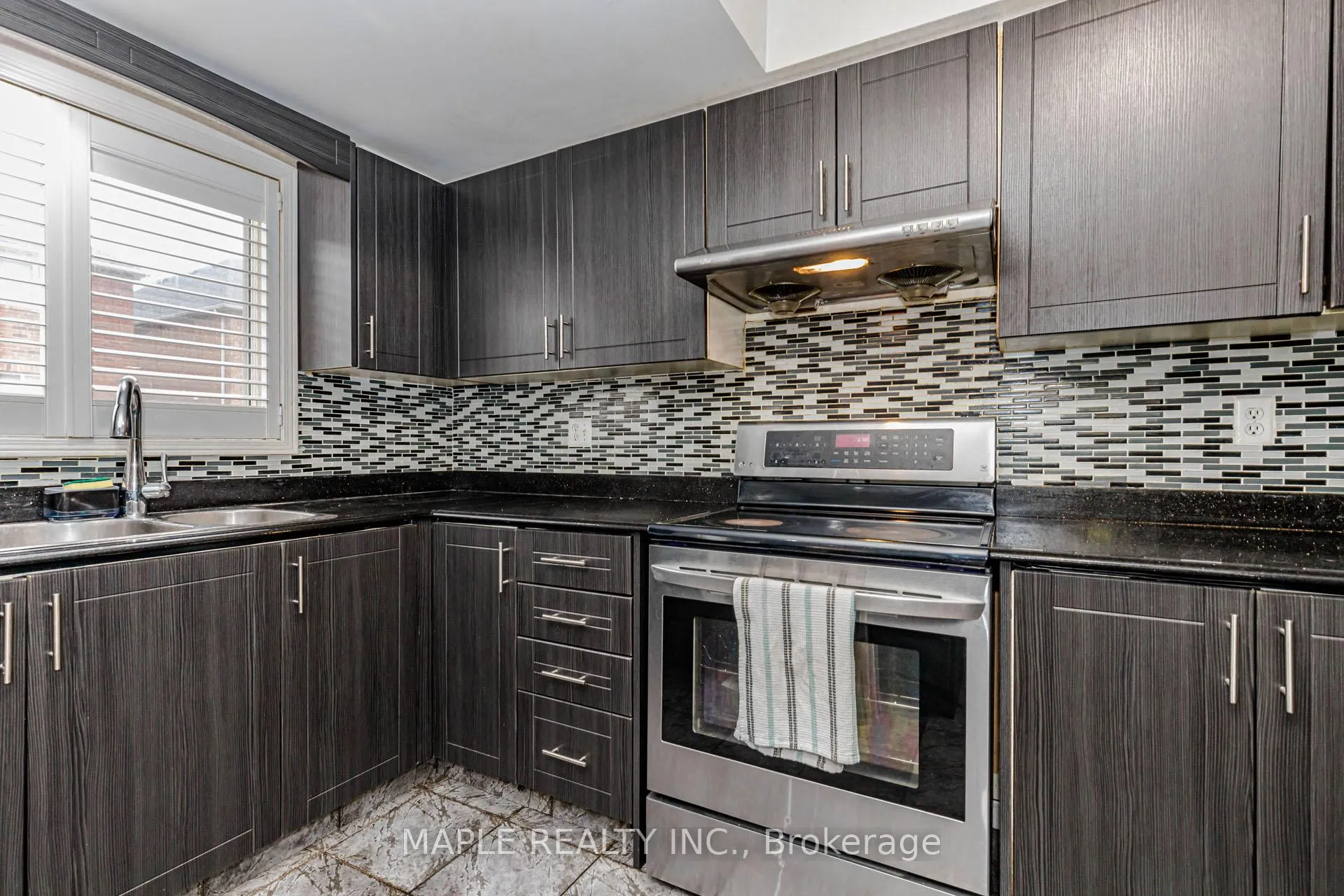Photo 18 of 22 Squirreltail Way, Brampton, Sandringham-Wellington — HOMEH
