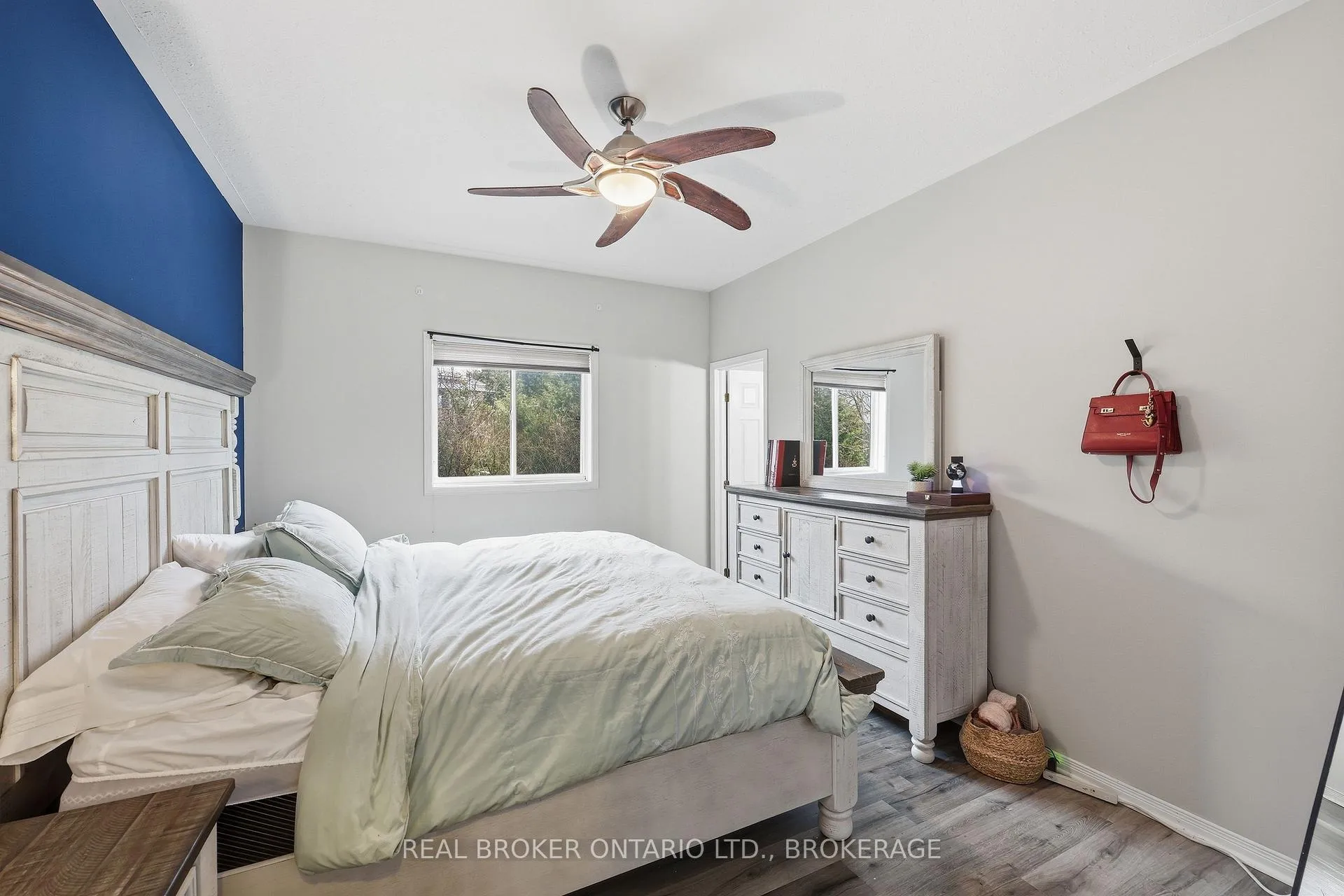 Photo 23 of 132 Dalgleish Avenue, Kingston, Kingston East (Incl Barret Crt) — HOMEH