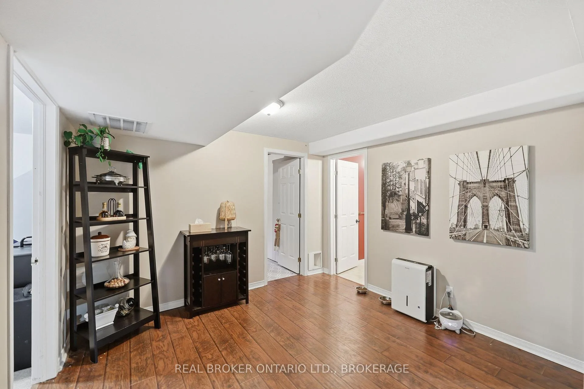 Photo 33 of 132 Dalgleish Avenue, Kingston, Kingston East (Incl Barret Crt) — HOMEH