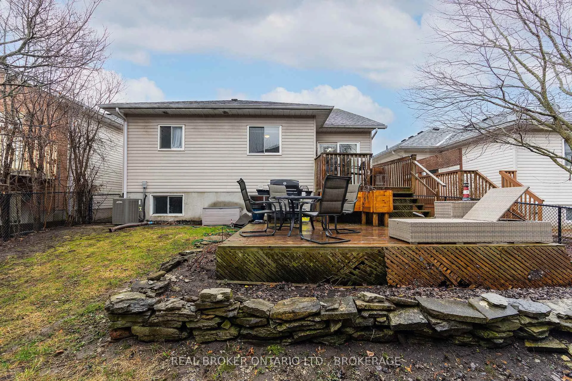 Photo 42 of 132 Dalgleish Avenue, Kingston, Kingston East (Incl Barret Crt) — HOMEH