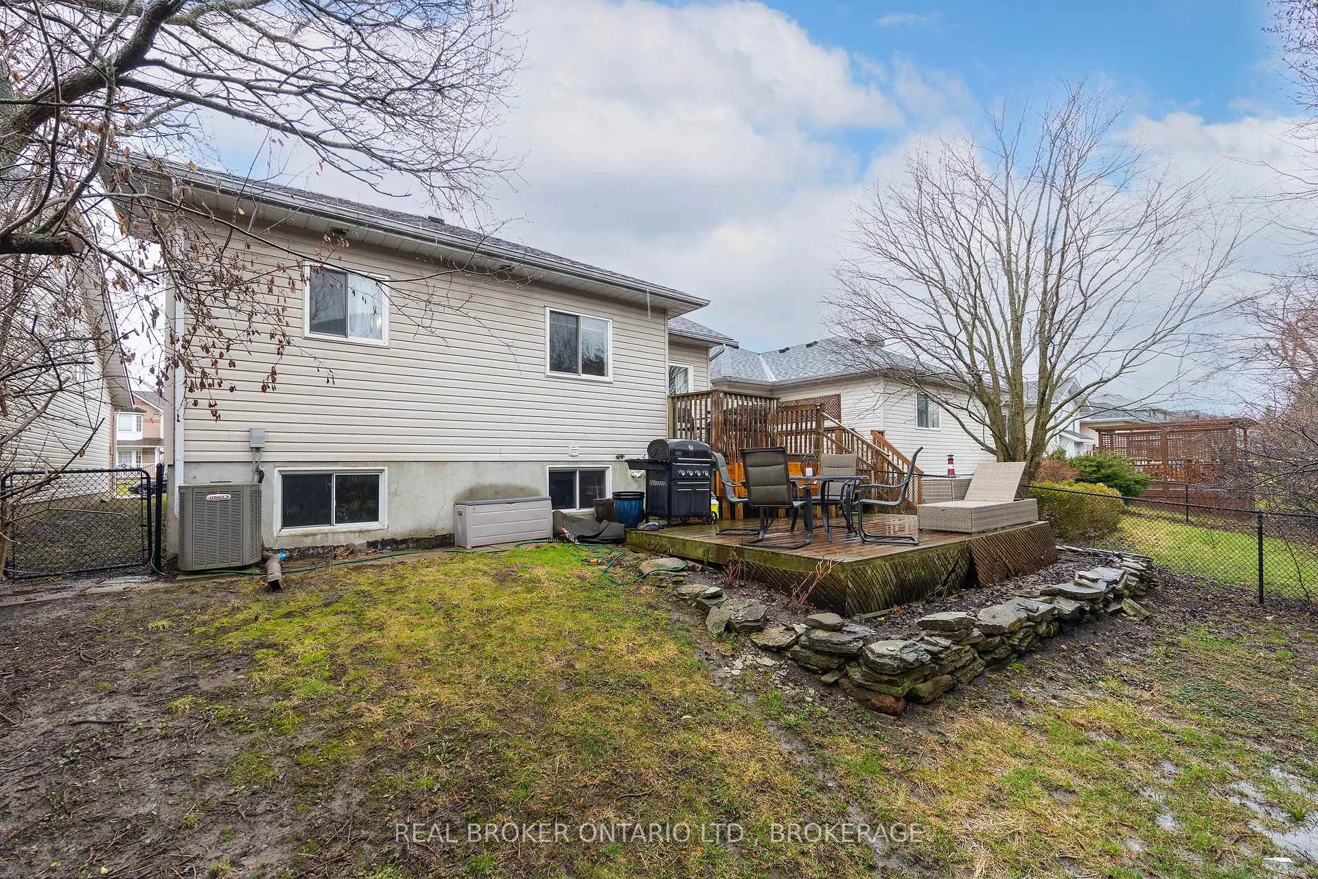 Photo 46 of 132 Dalgleish Avenue, Kingston, Kingston East (Incl Barret Crt) — HOMEH