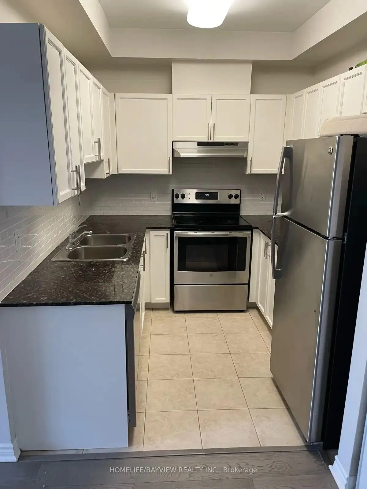 Photo 2 of Unit 402, 15450 yonge Street, Aurora, Aurora Heights — HOMEH