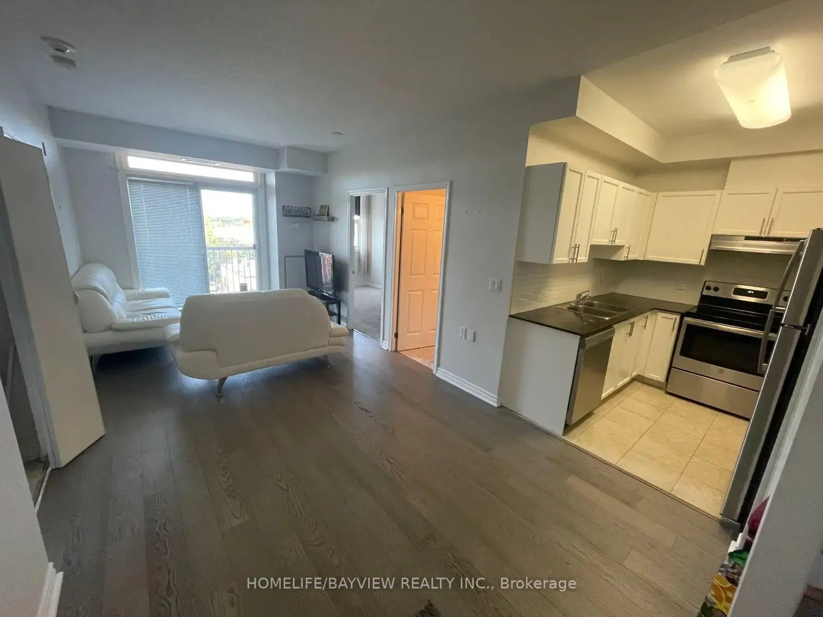 Photo 3 of Unit 402, 15450 yonge Street, Aurora, Aurora Heights — HOMEH