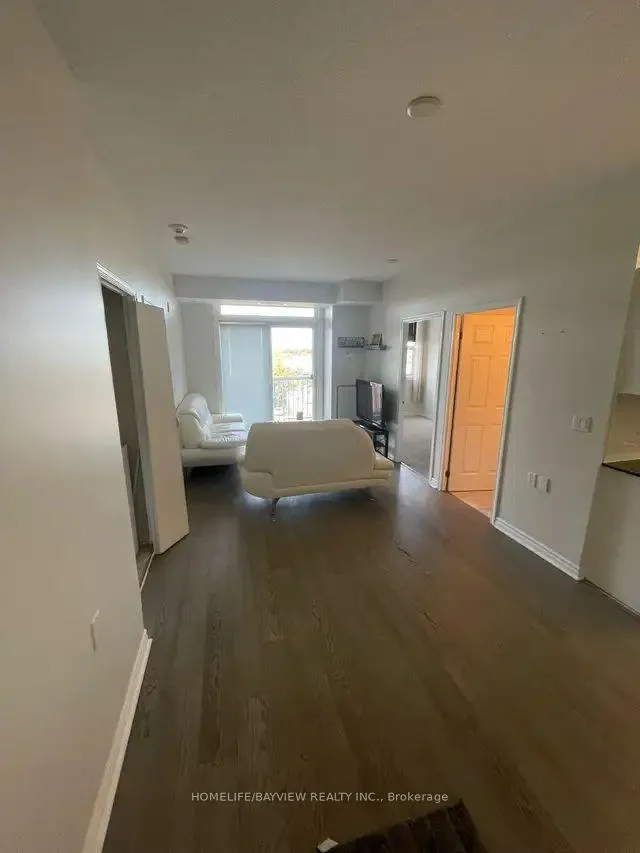 Photo 4 of Unit 402, 15450 yonge Street, Aurora, Aurora Heights — HOMEH