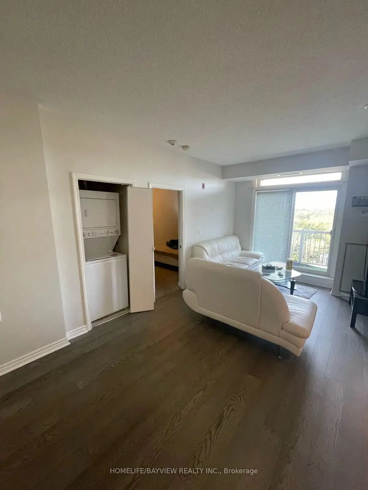 Photo 5 of Unit 402, 15450 yonge Street, Aurora, Aurora Heights — HOMEH