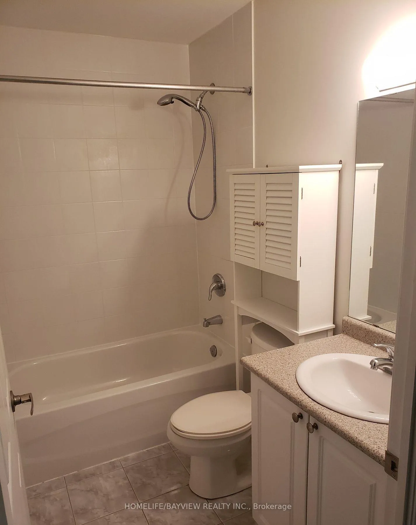 Photo 9 of Unit 402, 15450 yonge Street, Aurora, Aurora Heights — HOMEH