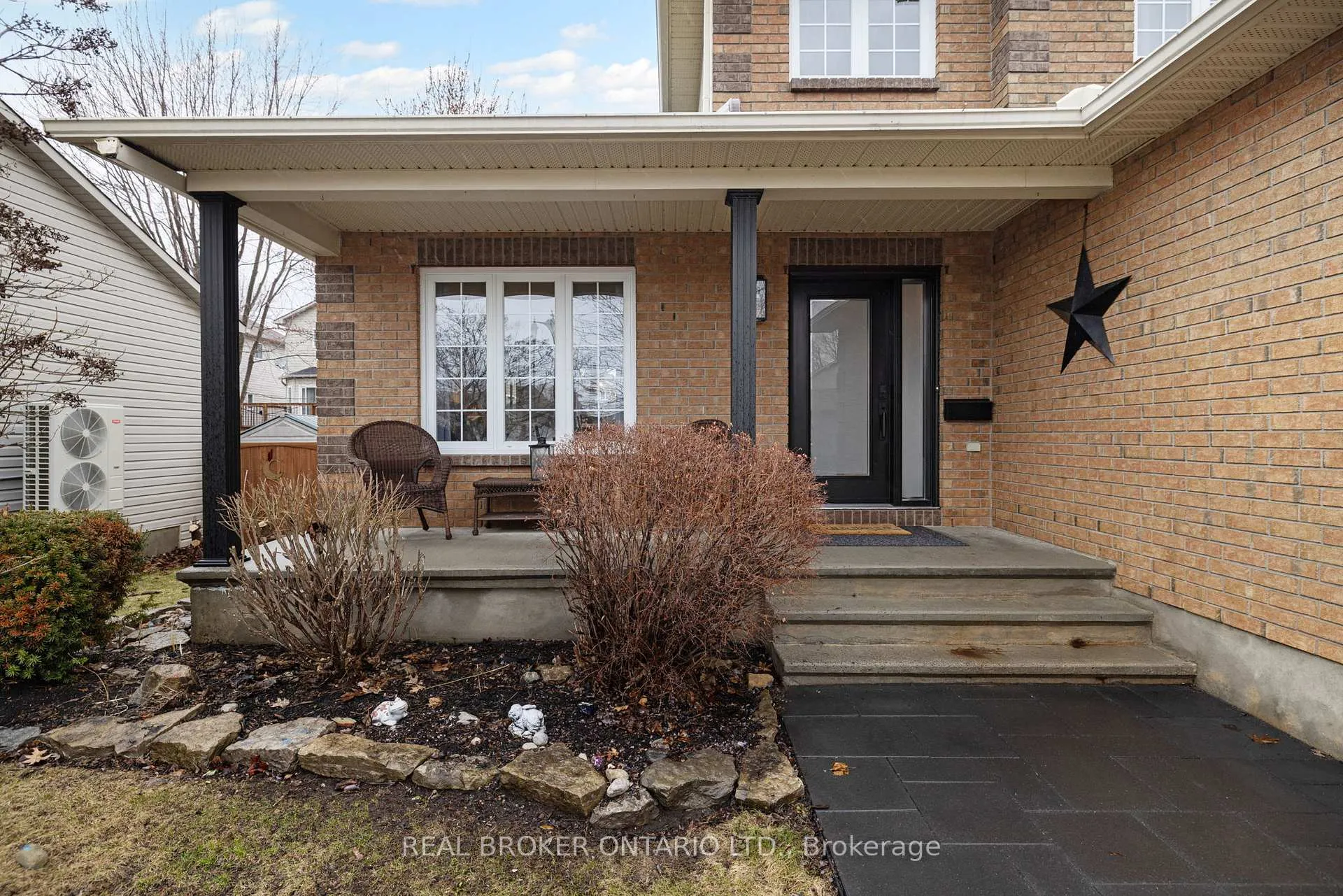 Photo 2 of 527 Joseph Street, Carleton Place — HOMEH