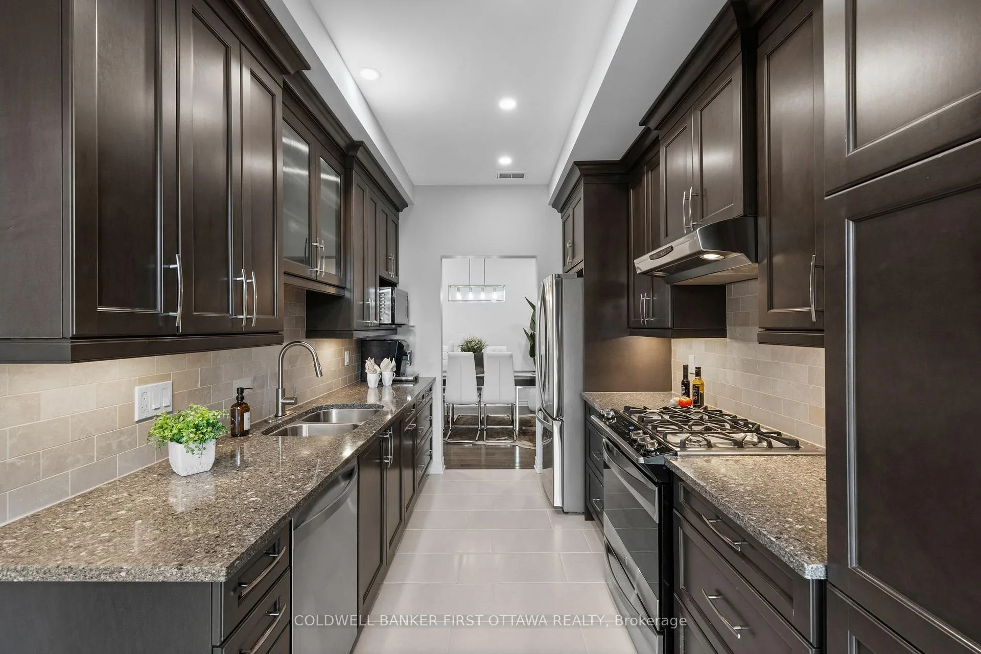 Photo 13 of 206 Ancaster Avenue, Ottawa, Woodroffe — HOMEH
