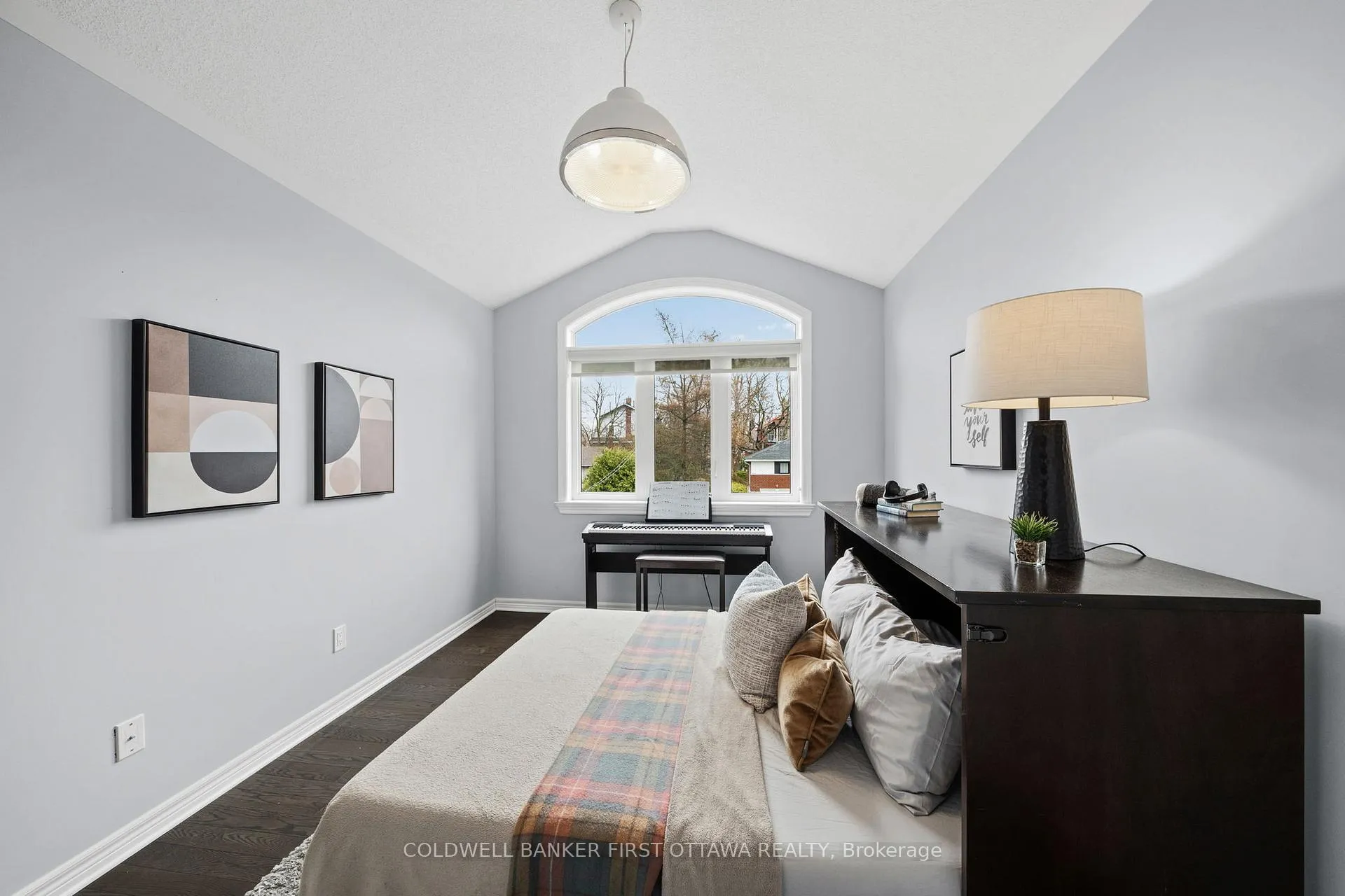 Photo 26 of 206 Ancaster Avenue, Ottawa, Woodroffe — HOMEH