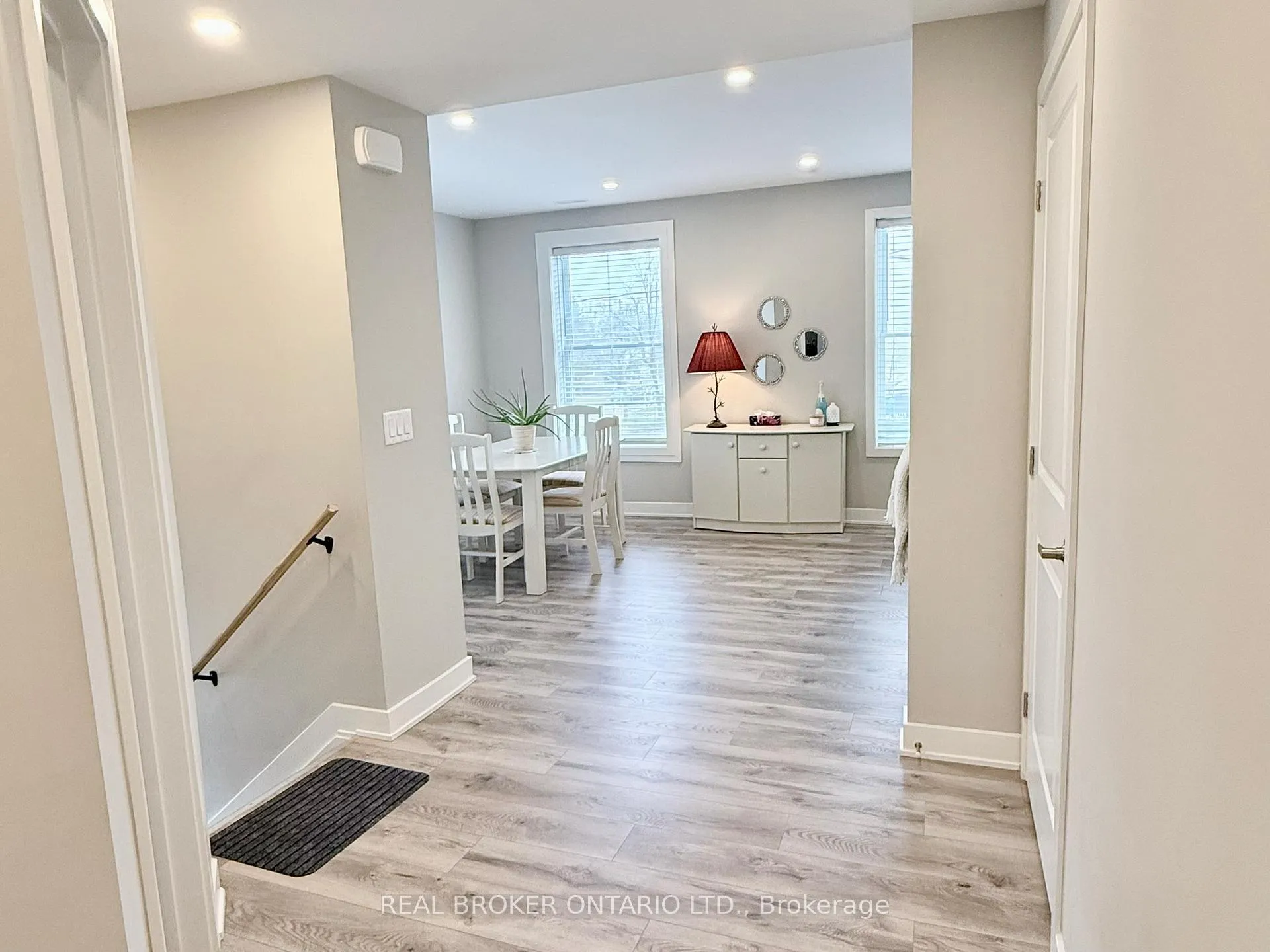 Photo 5 of Unit B, 143 Elmsley Street, Smiths Falls — HOMEH