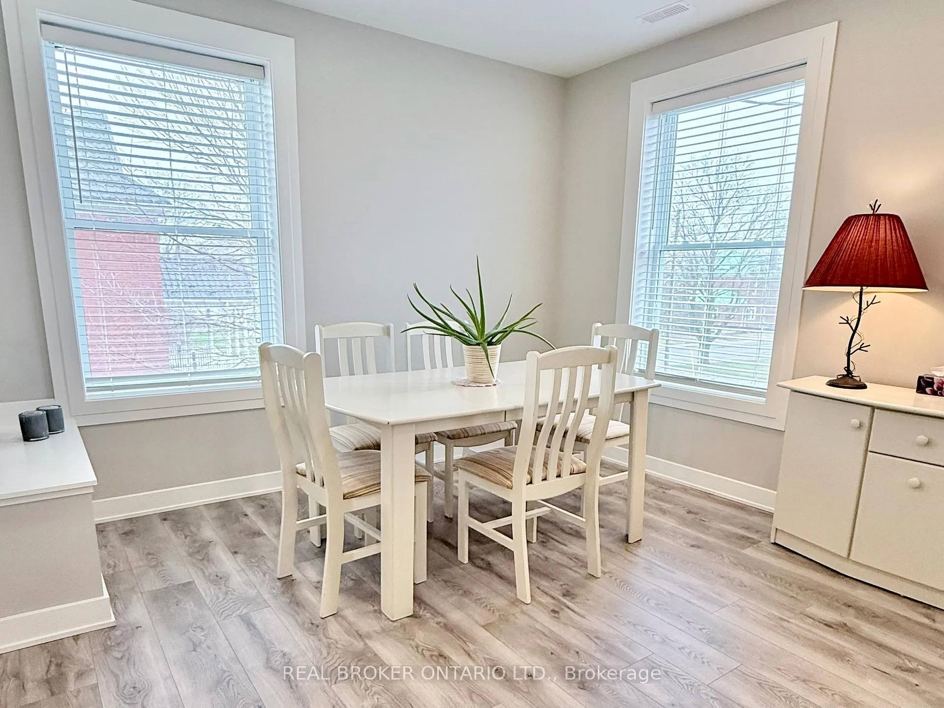 Photo 9 of Unit B, 143 Elmsley Street, Smiths Falls — HOMEH