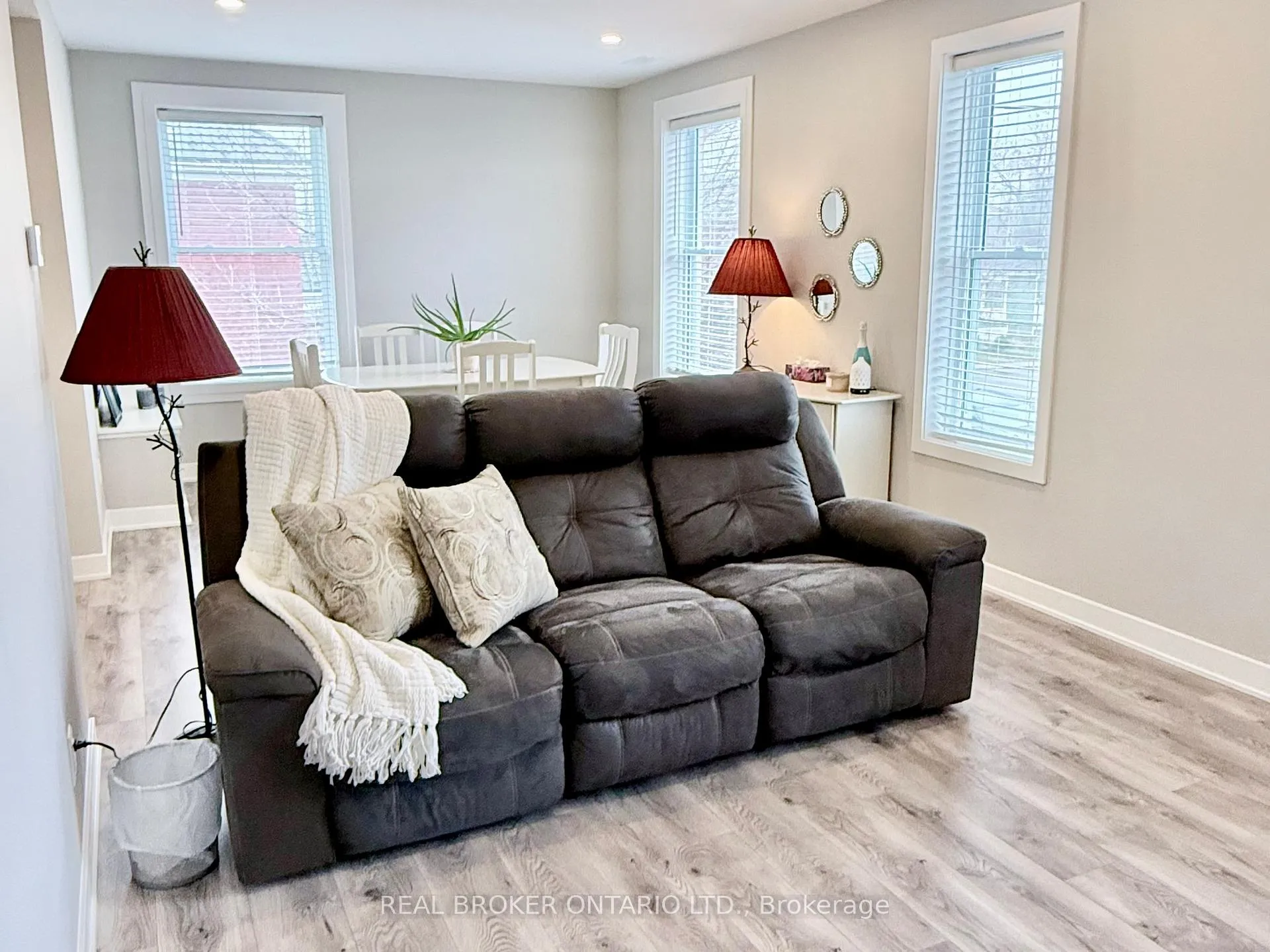 Photo 11 of Unit B, 143 Elmsley Street, Smiths Falls — HOMEH