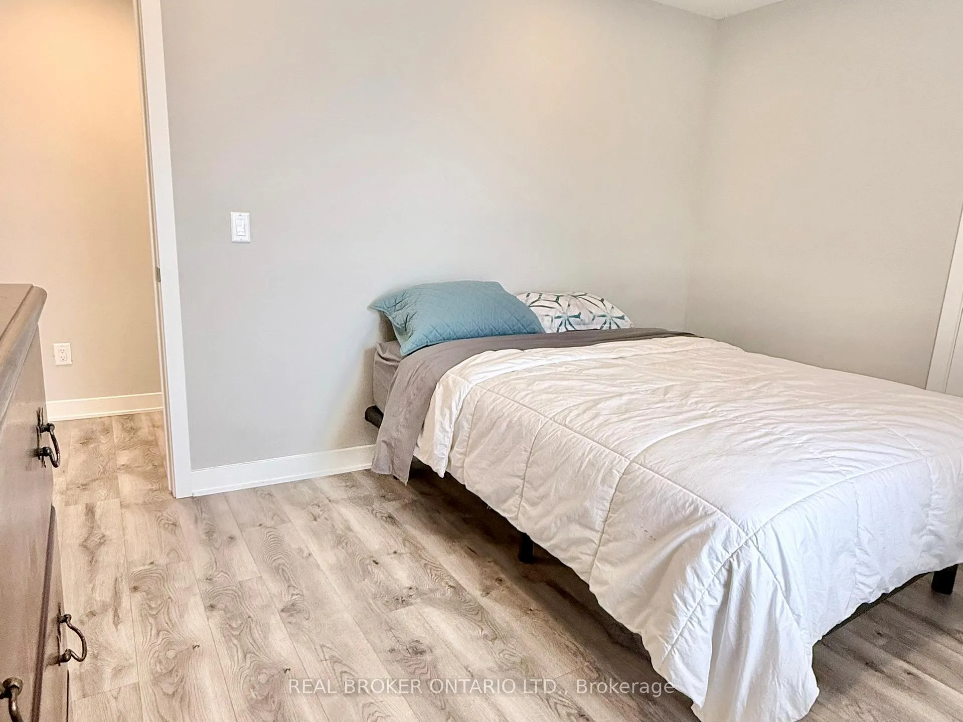 Photo 21 of Unit B, 143 Elmsley Street, Smiths Falls — HOMEH