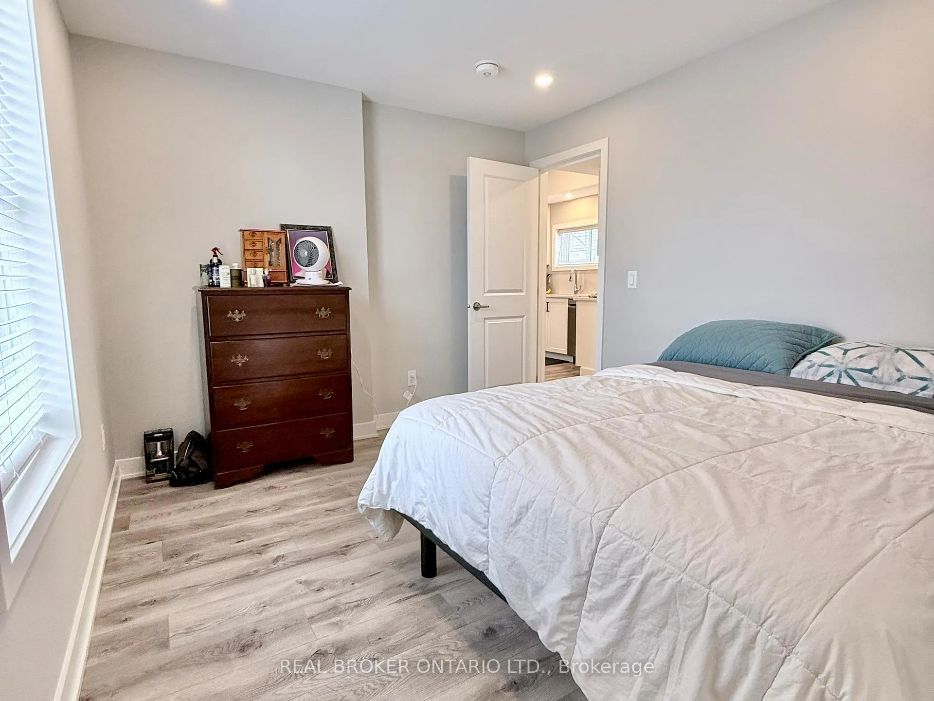 Photo 22 of Unit B, 143 Elmsley Street, Smiths Falls — HOMEH