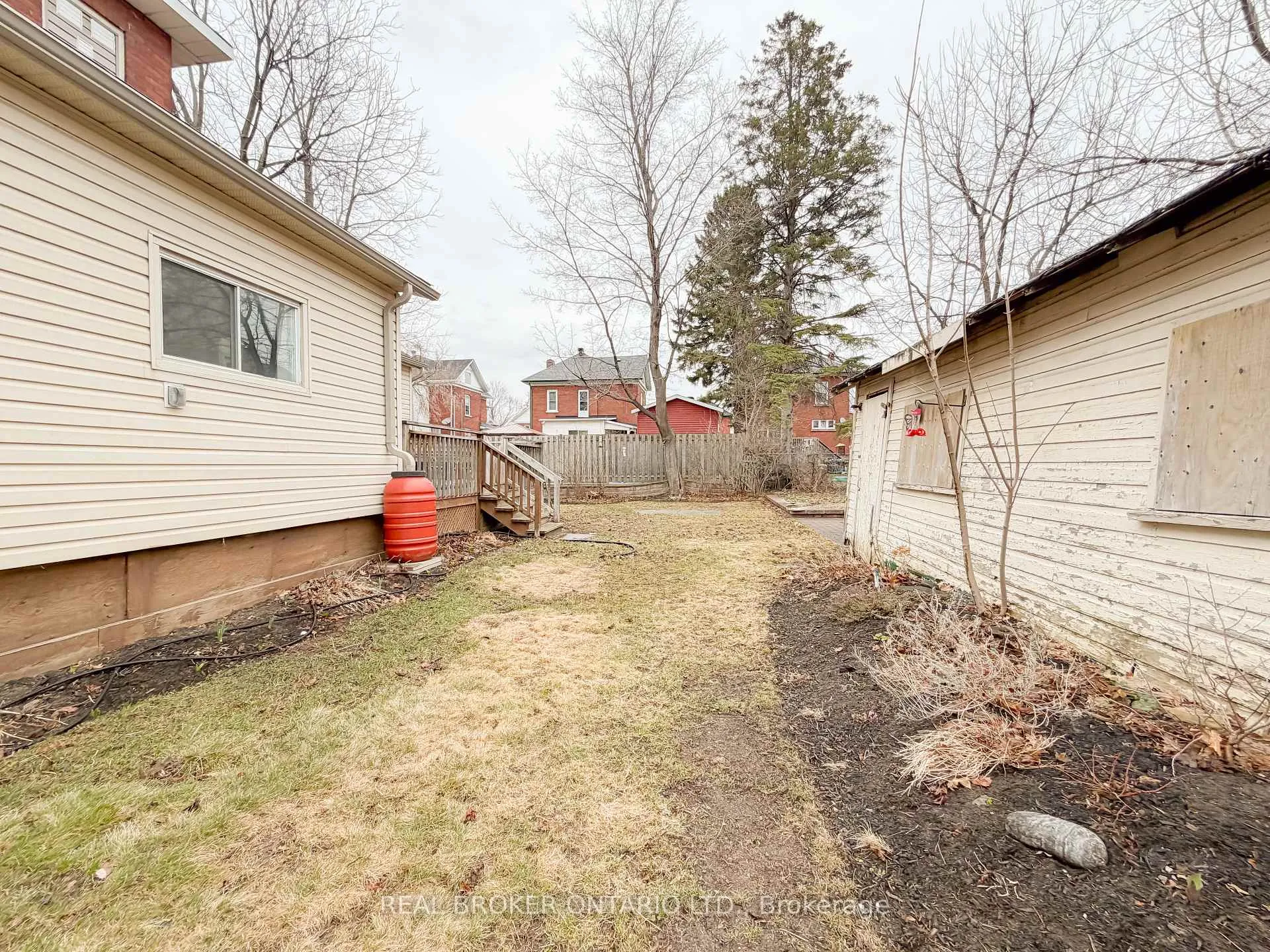 Photo 26 of Unit B, 143 Elmsley Street, Smiths Falls — HOMEH