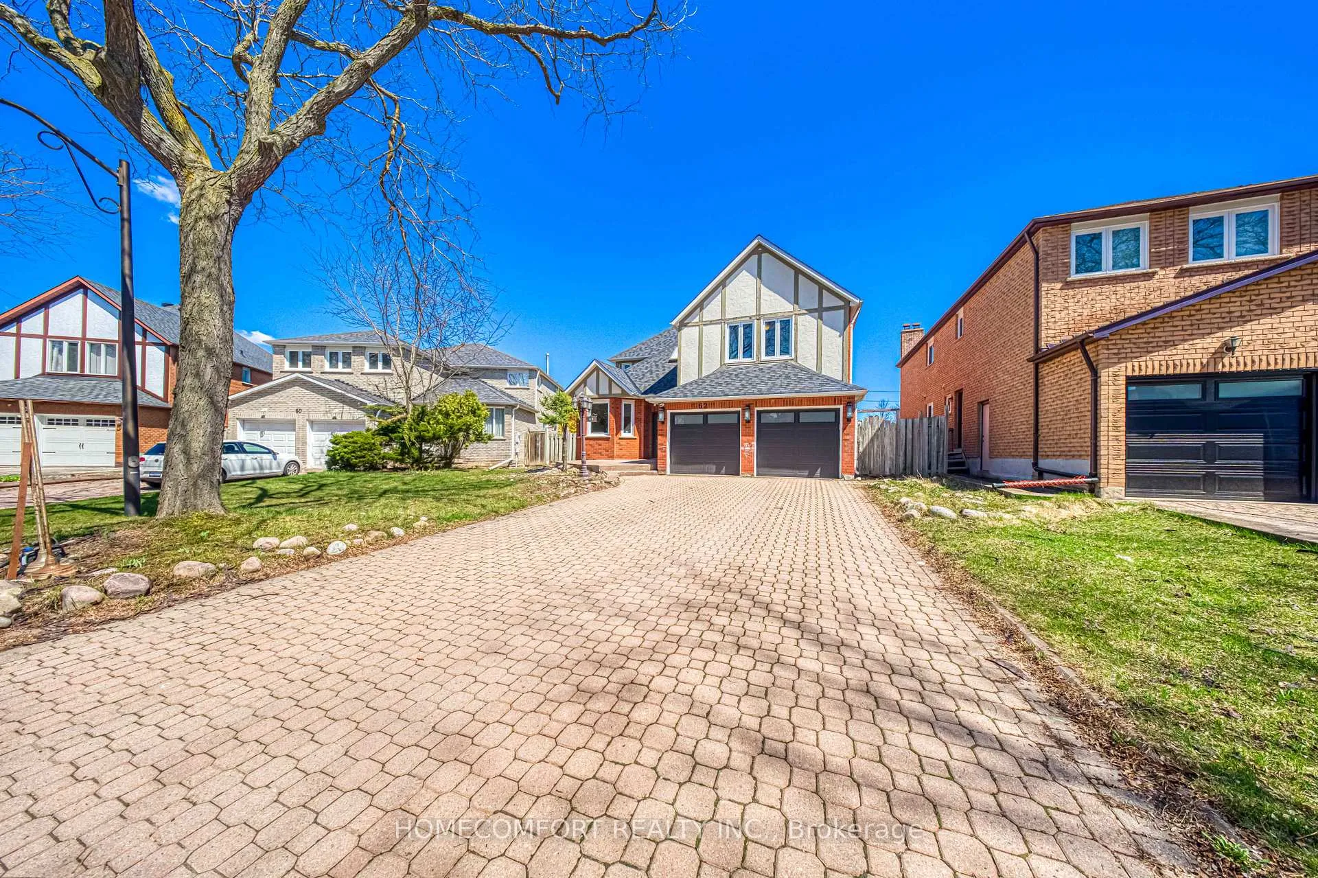Photo 2 of 62 Soho Crescent, Markham, Markville — HOMEH
