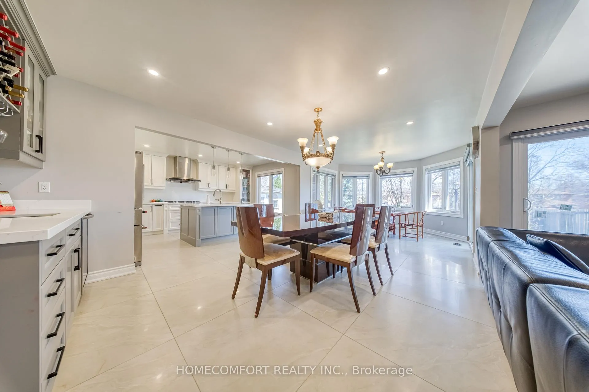 Photo 7 of 62 Soho Crescent, Markham, Markville — HOMEH