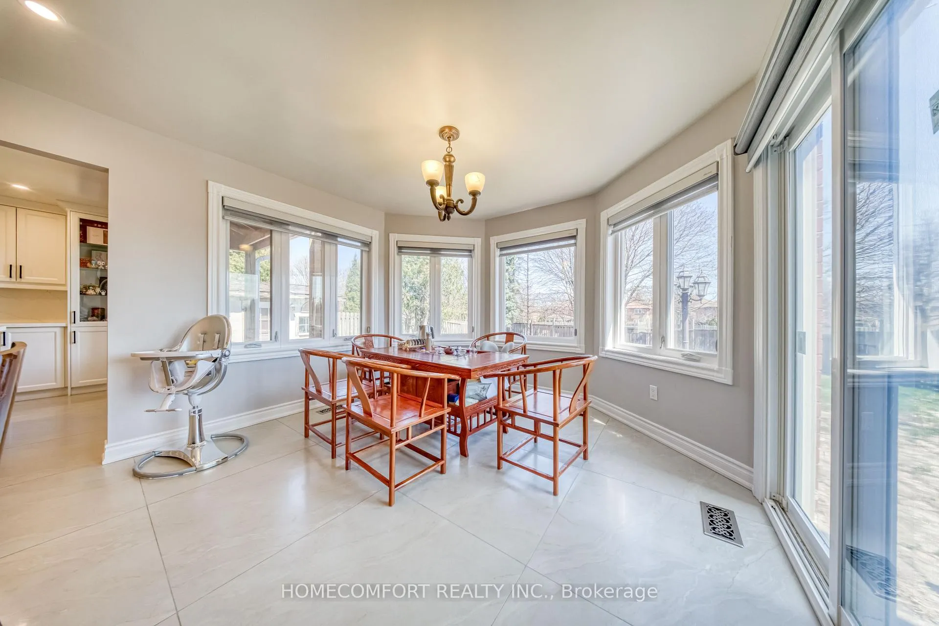 Photo 9 of 62 Soho Crescent, Markham, Markville — HOMEH
