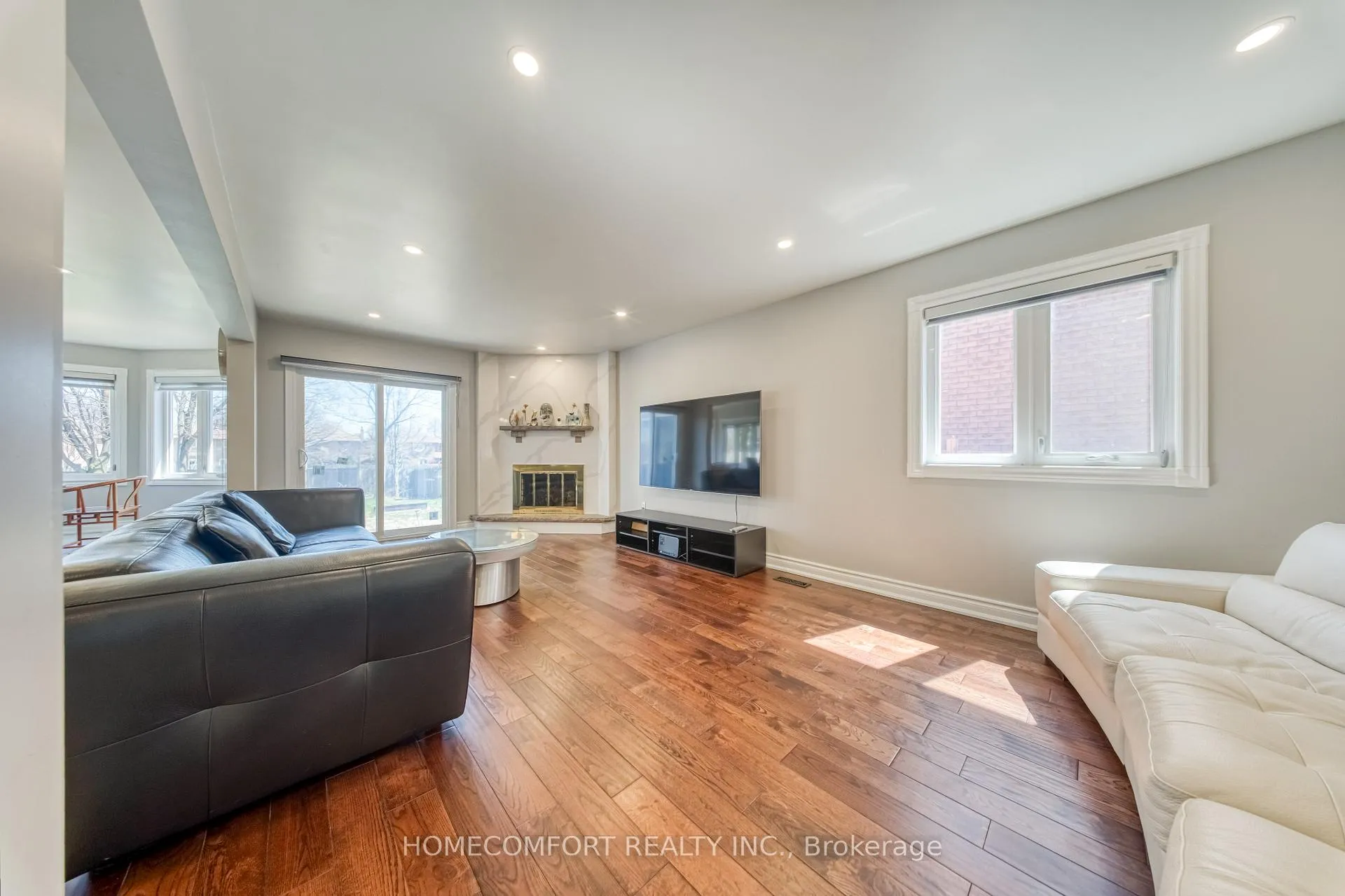 Photo 12 of 62 Soho Crescent, Markham, Markville — HOMEH