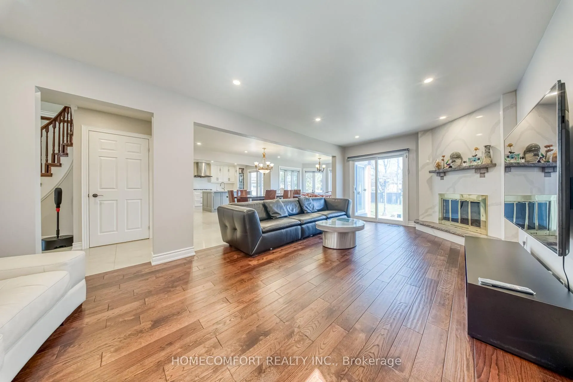Photo 13 of 62 Soho Crescent, Markham, Markville — HOMEH