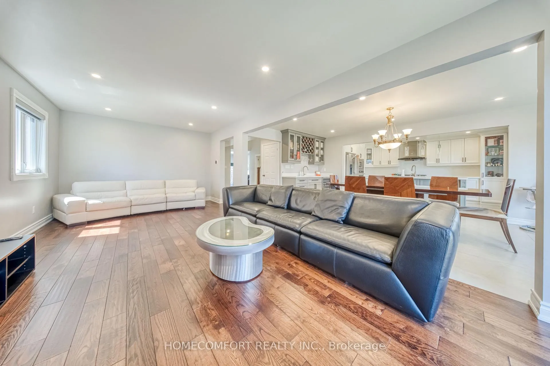 Photo 14 of 62 Soho Crescent, Markham, Markville — HOMEH