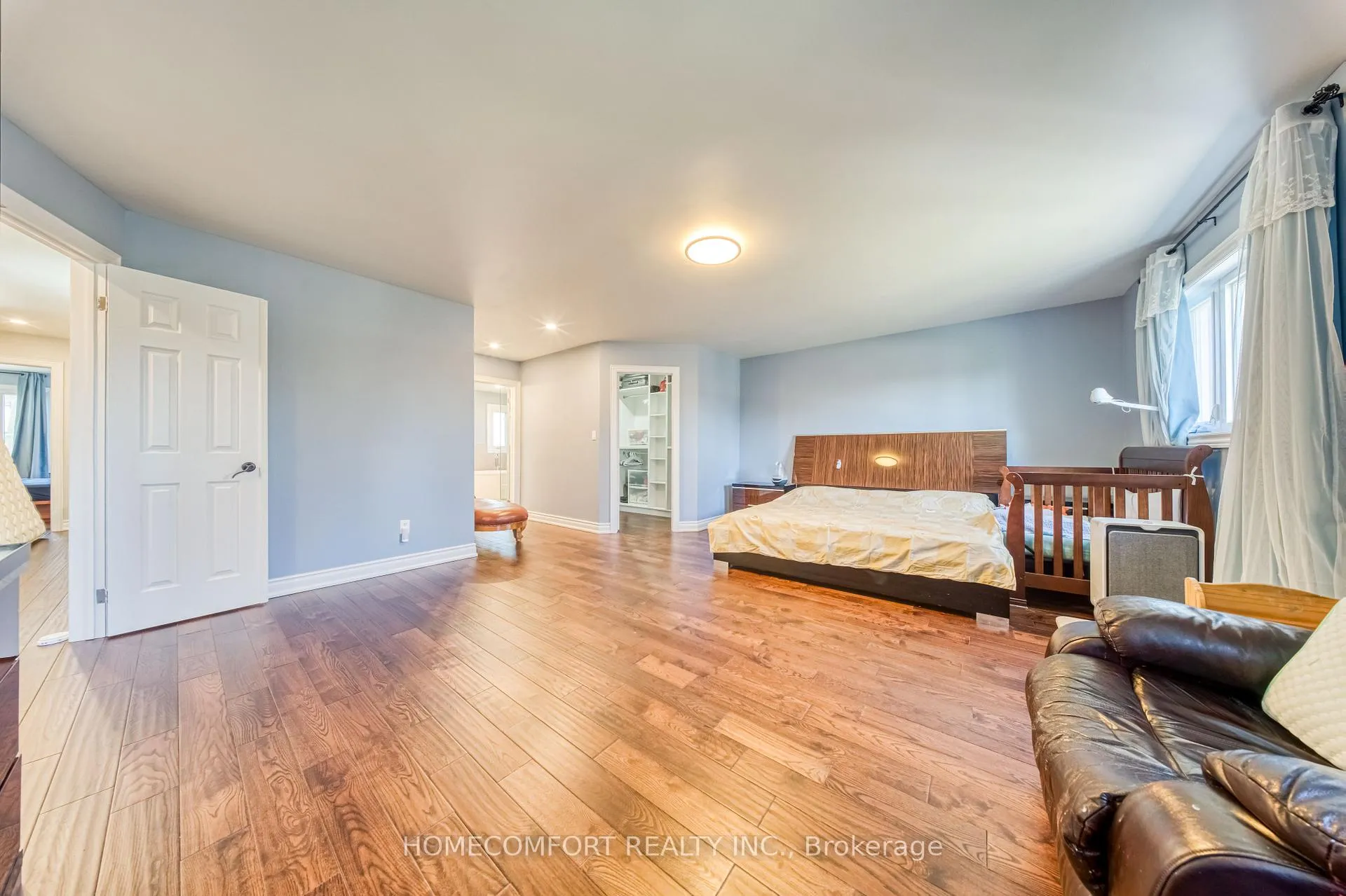 Photo 17 of 62 Soho Crescent, Markham, Markville — HOMEH