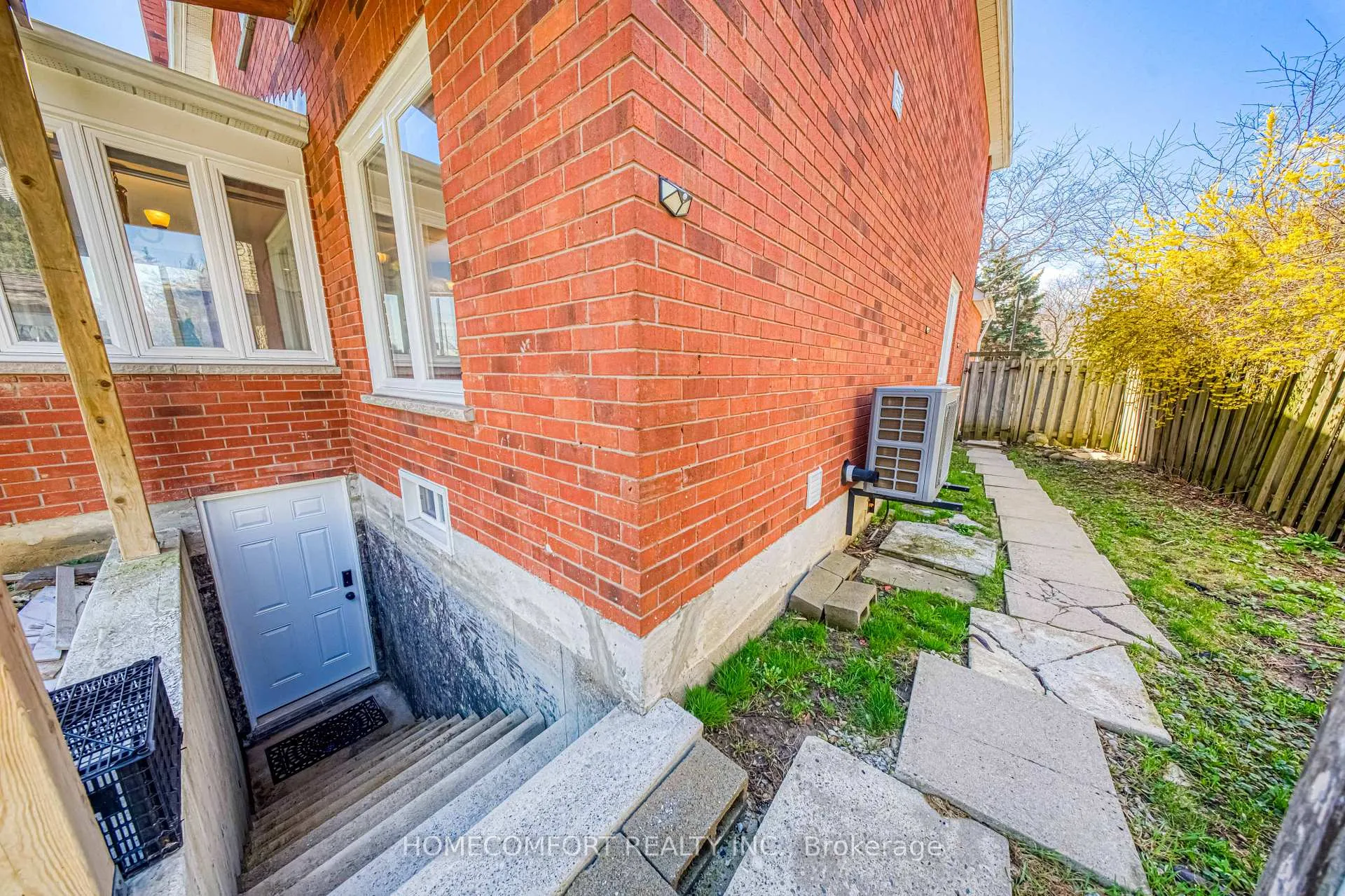 Photo 34 of 62 Soho Crescent, Markham, Markville — HOMEH