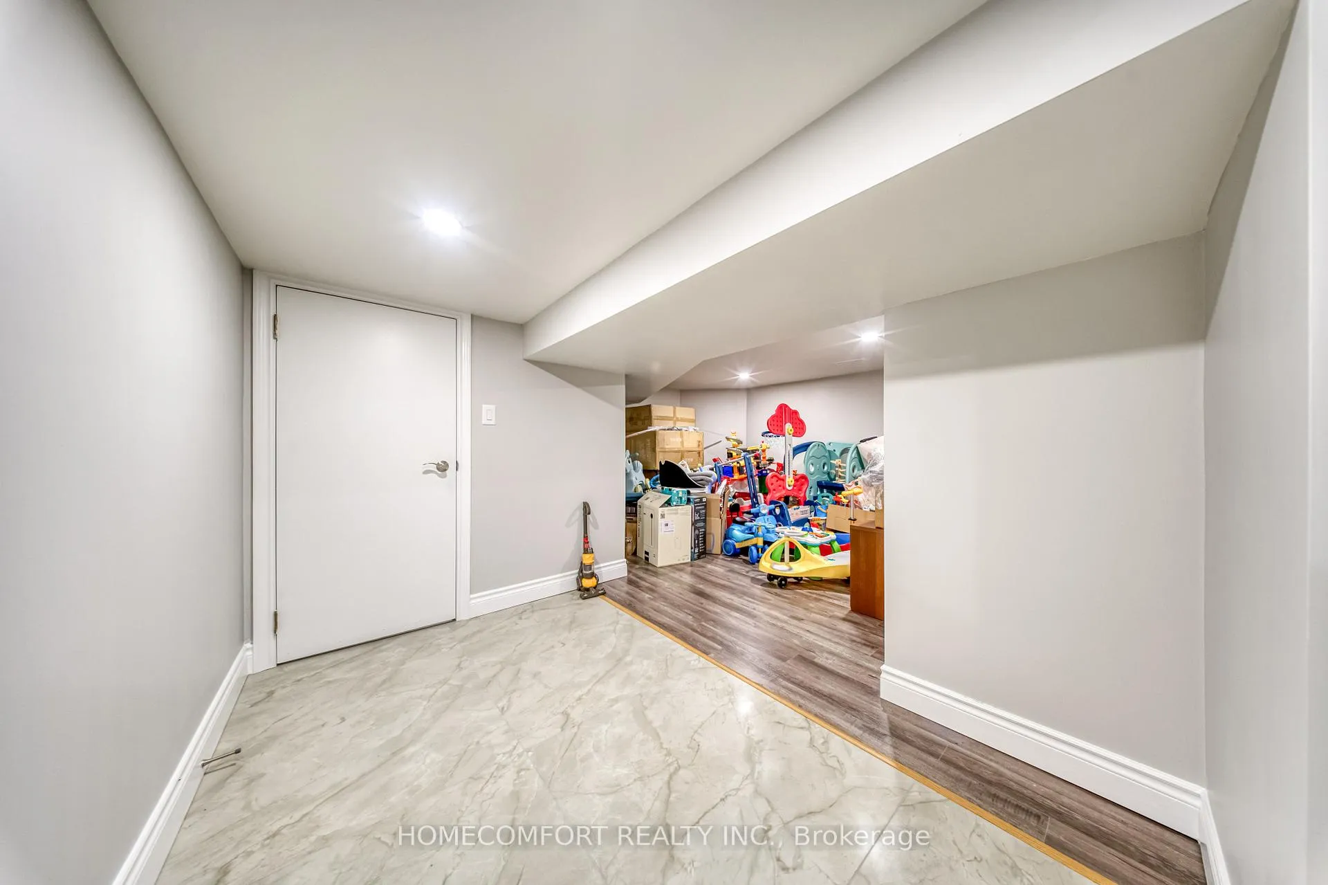 Photo 48 of 62 Soho Crescent, Markham, Markville — HOMEH
