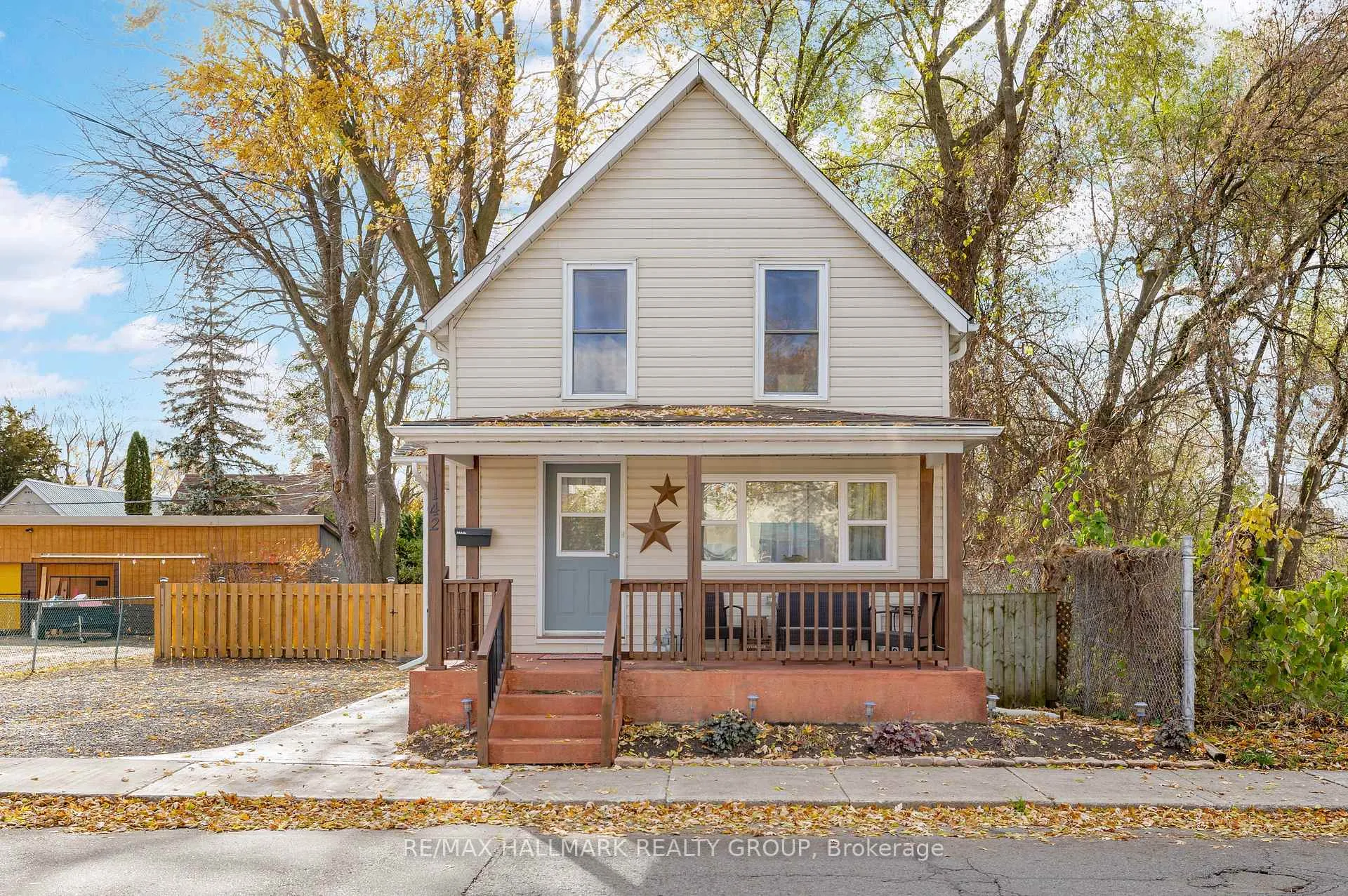 Photo 2 of 142 Park Street, Brockville — HOMEH