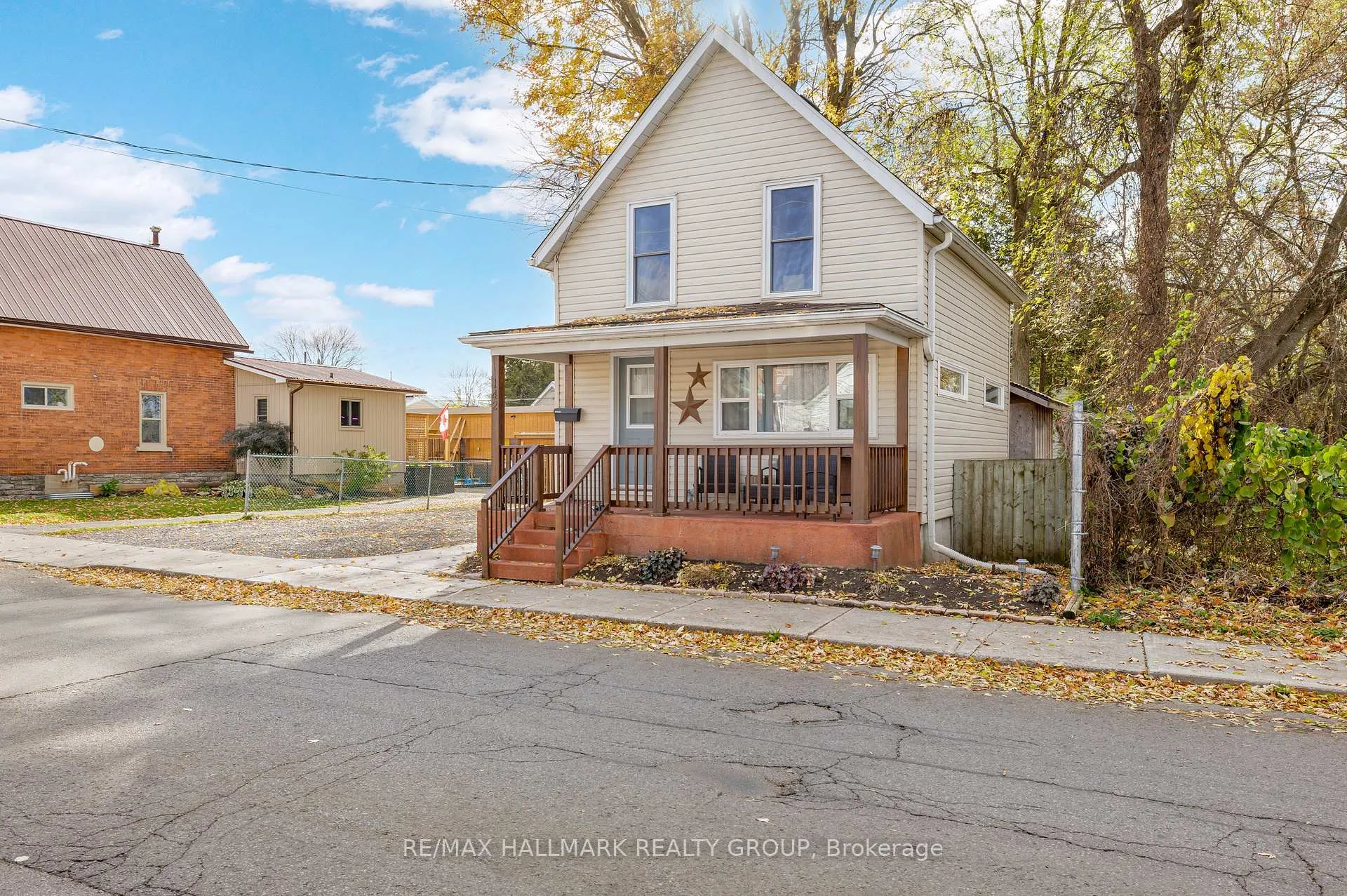 Photo 3 of 142 Park Street, Brockville — HOMEH