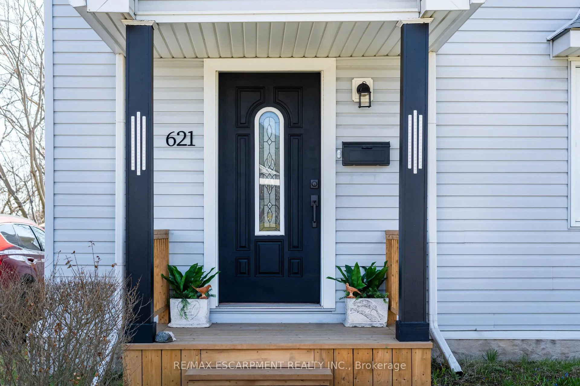 Photo 2 of 621 Rosseau Road, Hamilton, Rosedale — HOMEH
