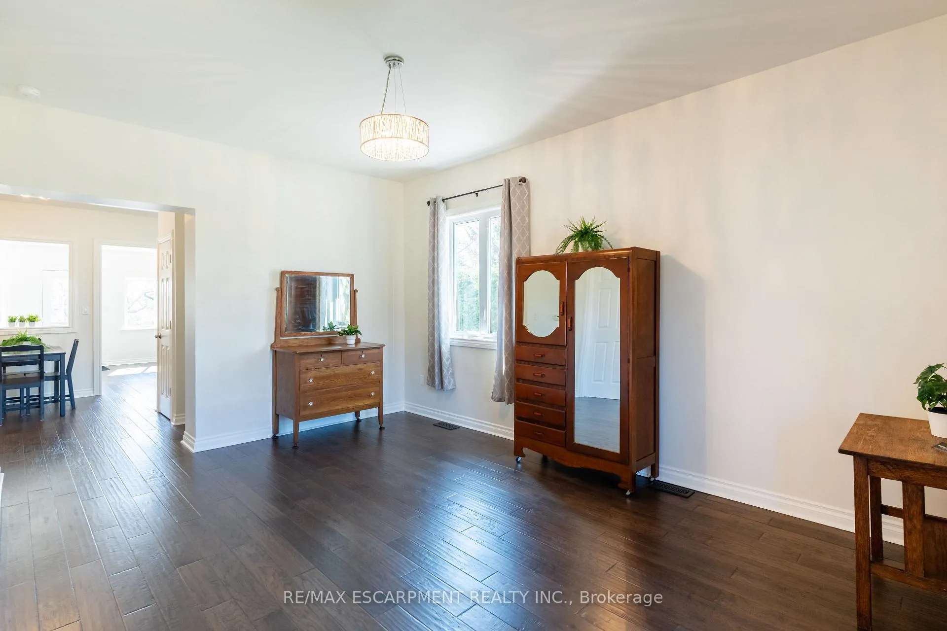 Photo 6 of 621 Rosseau Road, Hamilton, Rosedale — HOMEH