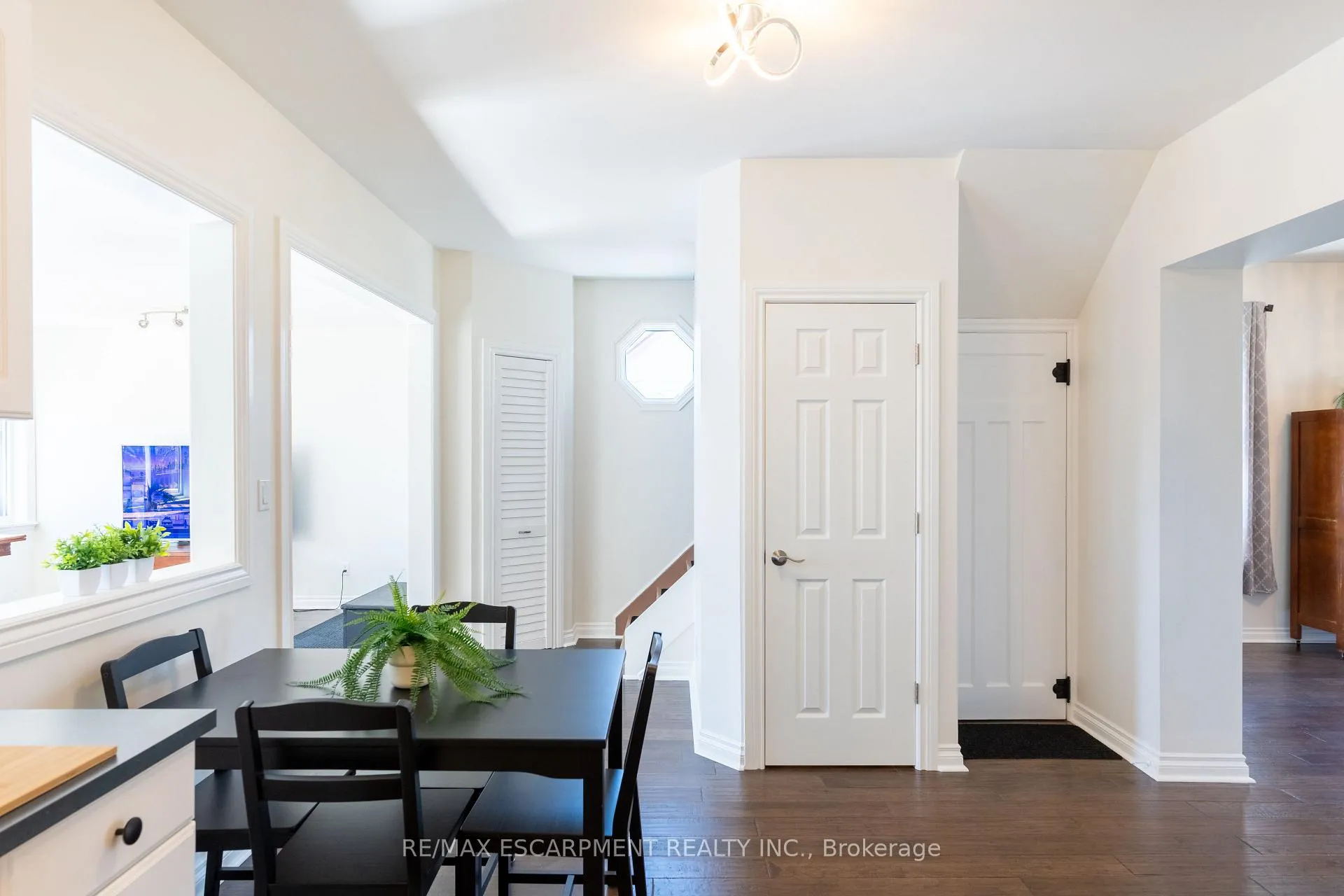 Photo 11 of 621 Rosseau Road, Hamilton, Rosedale — HOMEH