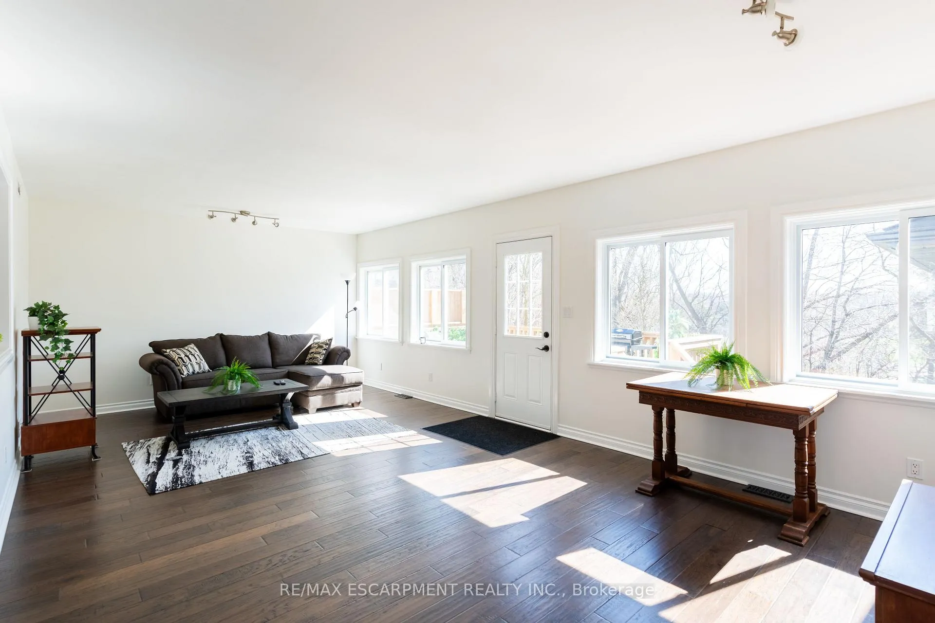 Photo 14 of 621 Rosseau Road, Hamilton, Rosedale — HOMEH